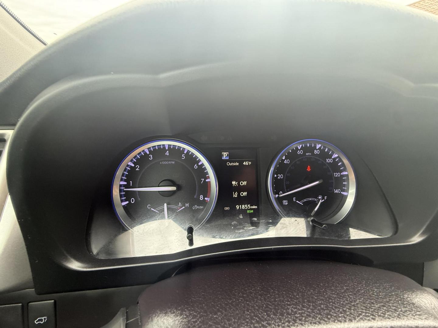 2019 Blizzard Pearl /Black w/Red Stitching, leather Toyota Highlander 67134 (5TDKZRFH5KS) with an 3.5L V6 DOHC 24V engine, 6-Speed Automatic transmission, located at 2401 E Main St., Grand Prairie, TX, 75050, (972) 262-4440, 32.748981, -96.969643 - Photo#24