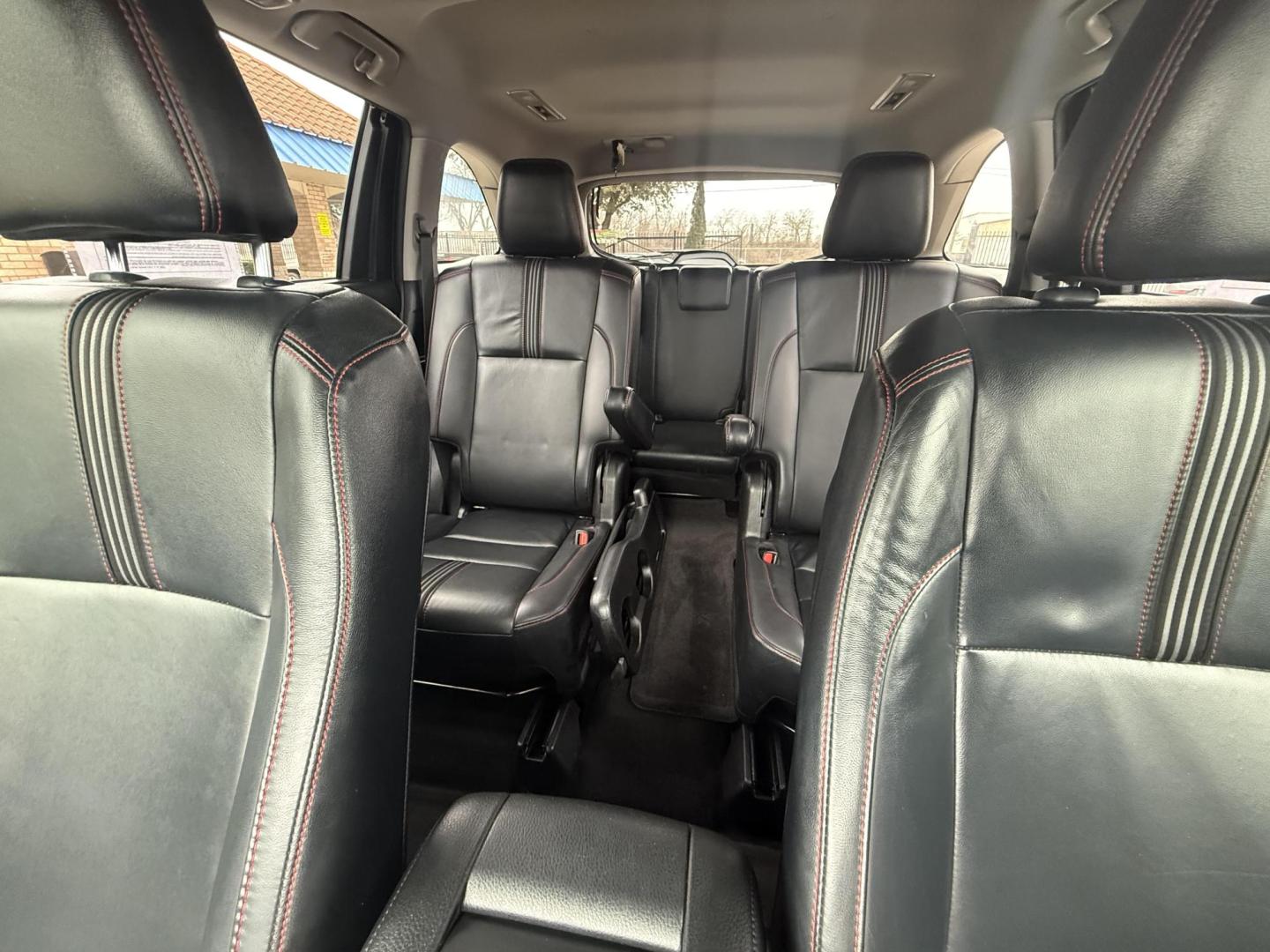 2019 Blizzard Pearl /Black w/Red Stitching, leather Toyota Highlander 67134 (5TDKZRFH5KS) with an 3.5L V6 DOHC 24V engine, 6-Speed Automatic transmission, located at 2401 E Main St., Grand Prairie, TX, 75050, (972) 262-4440, 32.748981, -96.969643 - Photo#29