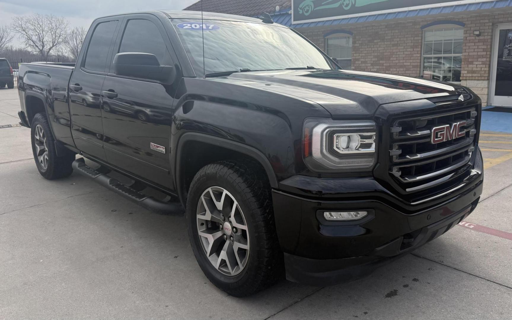 2017 Onyx Black /Cocoa/Dune, leather Cocoa/Dune, leather Dark Ash S GMC Sierra 1500 56475 (1GTV2NEJXHZ) with an 6.2L V8 OHV 16V engine, 6-Speed Automatic transmission, located at 2401 E Main St., Grand Prairie, TX, 75050, (972) 262-4440, 32.748981, -96.969643 - Photo#5