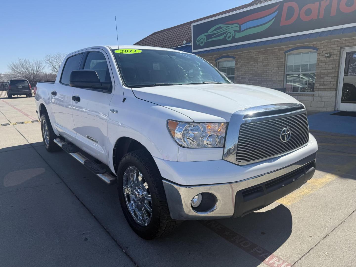 2011 Super White /Black Cloth Interior Graphite Cloth Interior Sand Toyota Tundra 41901 (5TFEM5F18BX) with an 4.6L V8 DOHC 32V engine, 5-Speed Automatic Overdrive transmission, located at 2401 E Main St., Grand Prairie, TX, 75050, (972) 262-4440, 32.748981, -96.969643 - Photo#15