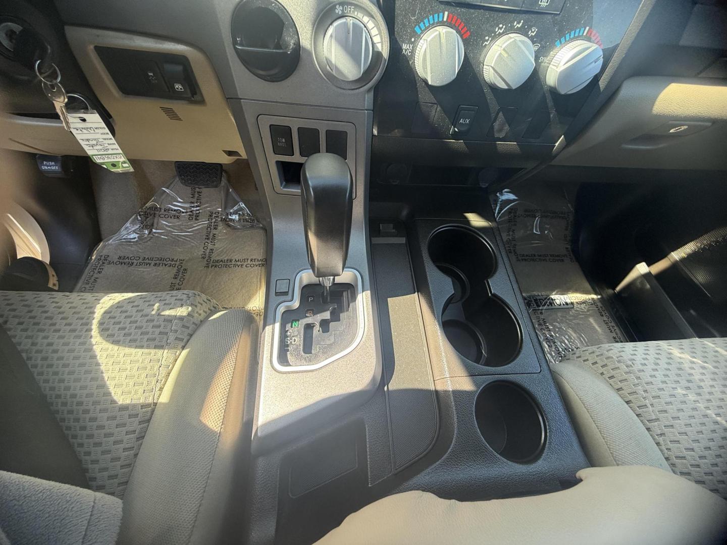 2011 Super White /Black Cloth Interior Graphite Cloth Interior Sand Toyota Tundra 41901 (5TFEM5F18BX) with an 4.6L V8 DOHC 32V engine, 5-Speed Automatic Overdrive transmission, located at 2401 E Main St., Grand Prairie, TX, 75050, (972) 262-4440, 32.748981, -96.969643 - Photo#26