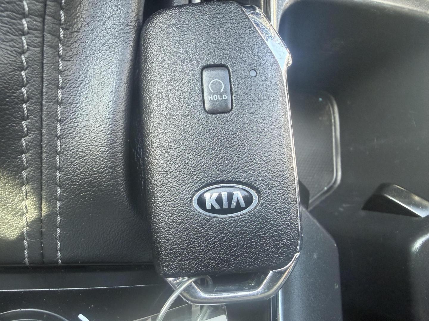 2021 No data /No data Kia Telluride 73915 (5XYP5DHC6MG) with an 3.8L V6 DOHC 24V engine, 8-Speed Automatic transmission, located at 2401 E Main St., Grand Prairie, TX, 75050, (972) 262-4440, 32.748981, -96.969643 - Photo#4