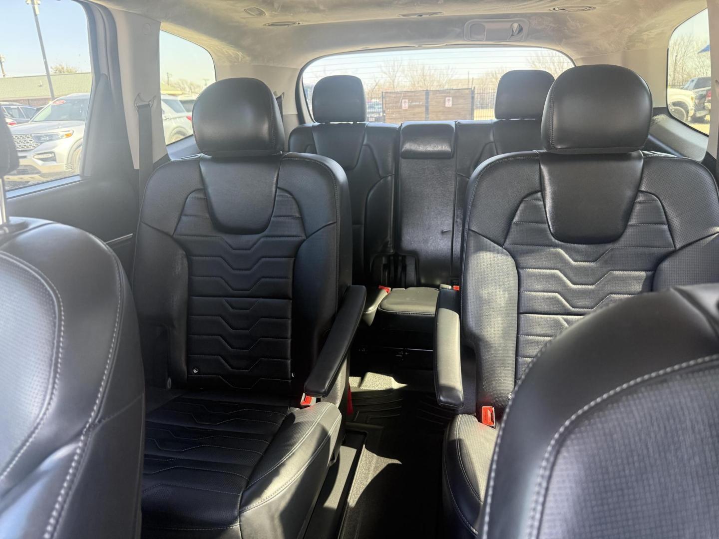 2021 No data /No data Kia Telluride 73915 (5XYP5DHC6MG) with an 3.8L V6 DOHC 24V engine, 8-Speed Automatic transmission, located at 2401 E Main St., Grand Prairie, TX, 75050, (972) 262-4440, 32.748981, -96.969643 - Photo#8