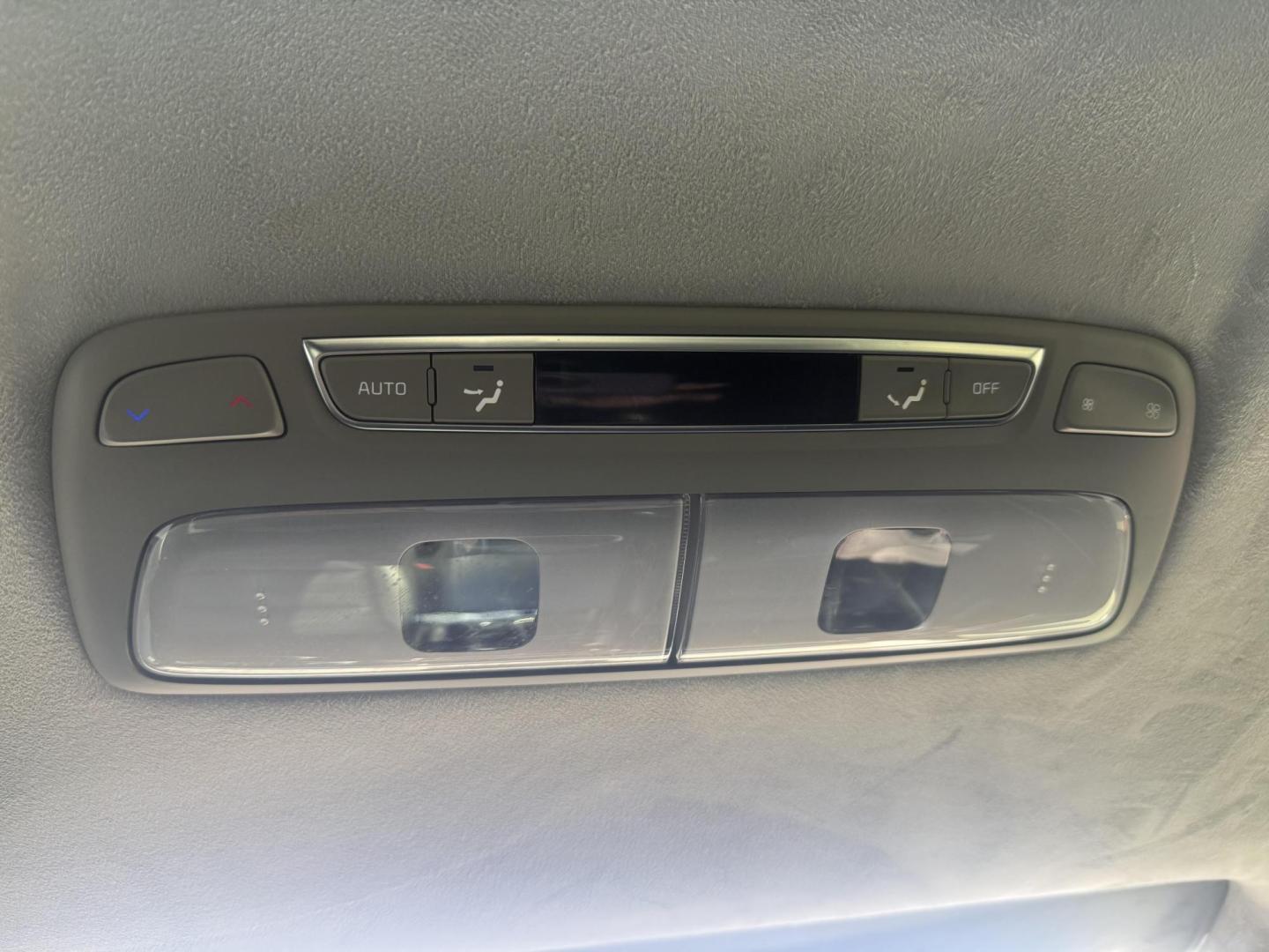 2021 No data /No data Kia Telluride 73915 (5XYP5DHC6MG) with an 3.8L V6 DOHC 24V engine, 8-Speed Automatic transmission, located at 2401 E Main St., Grand Prairie, TX, 75050, (972) 262-4440, 32.748981, -96.969643 - Photo#17