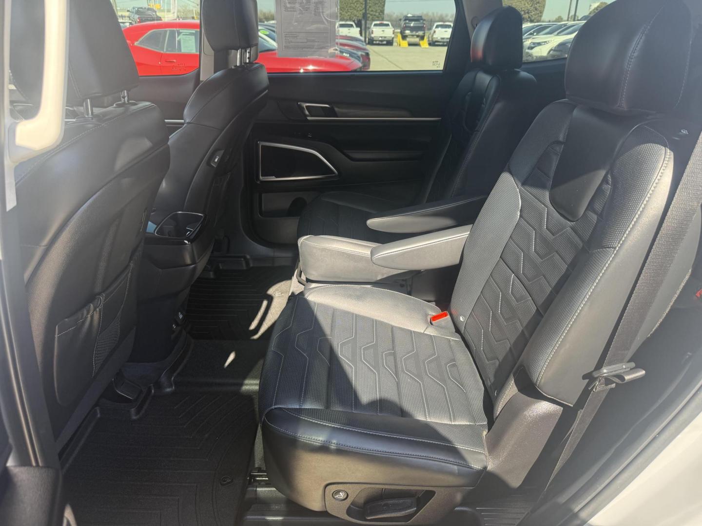 2021 No data /No data Kia Telluride 73915 (5XYP5DHC6MG) with an 3.8L V6 DOHC 24V engine, 8-Speed Automatic transmission, located at 2401 E Main St., Grand Prairie, TX, 75050, (972) 262-4440, 32.748981, -96.969643 - Photo#19