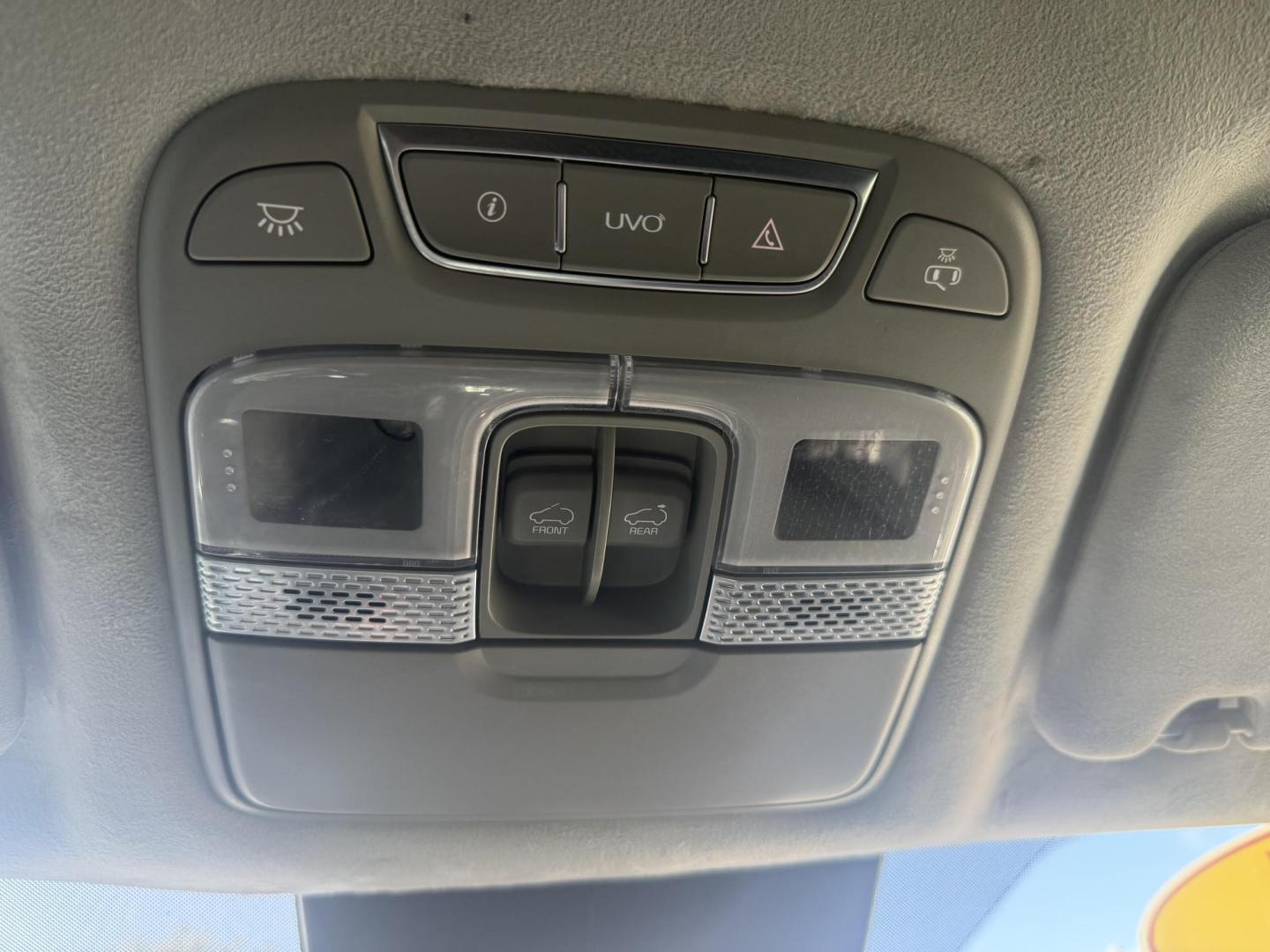 2021 No data /No data Kia Telluride 73915 (5XYP5DHC6MG) with an 3.8L V6 DOHC 24V engine, 8-Speed Automatic transmission, located at 2401 E Main St., Grand Prairie, TX, 75050, (972) 262-4440, 32.748981, -96.969643 - Photo#21