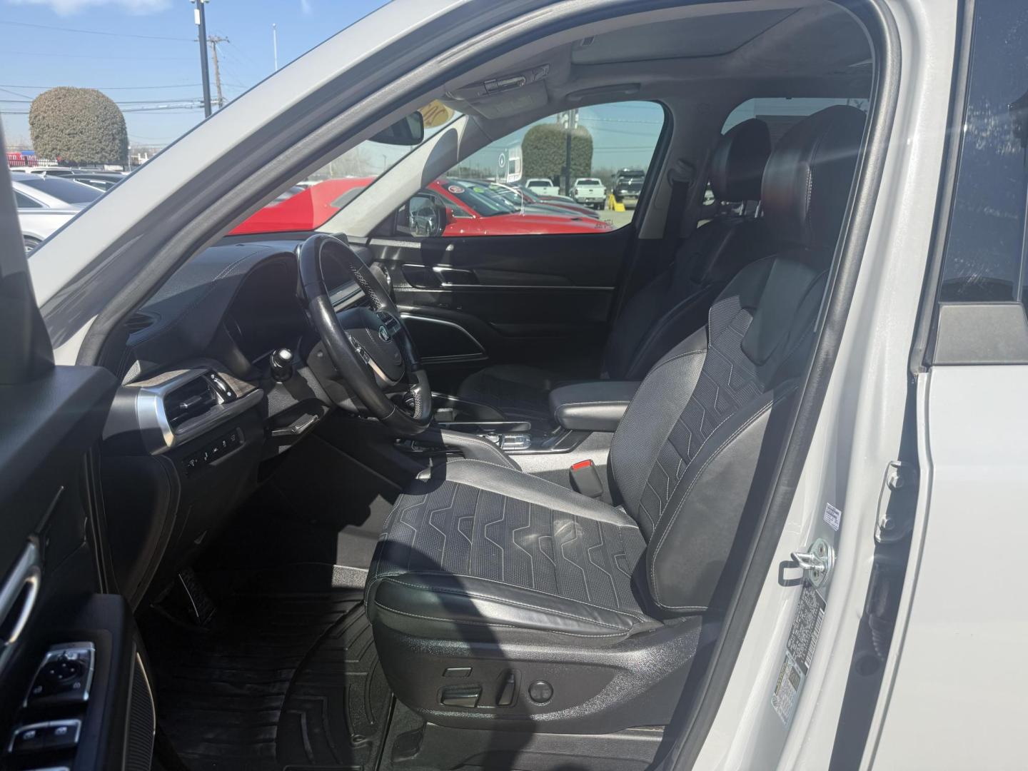 2021 No data /No data Kia Telluride 73915 (5XYP5DHC6MG) with an 3.8L V6 DOHC 24V engine, 8-Speed Automatic transmission, located at 2401 E Main St., Grand Prairie, TX, 75050, (972) 262-4440, 32.748981, -96.969643 - Photo#25