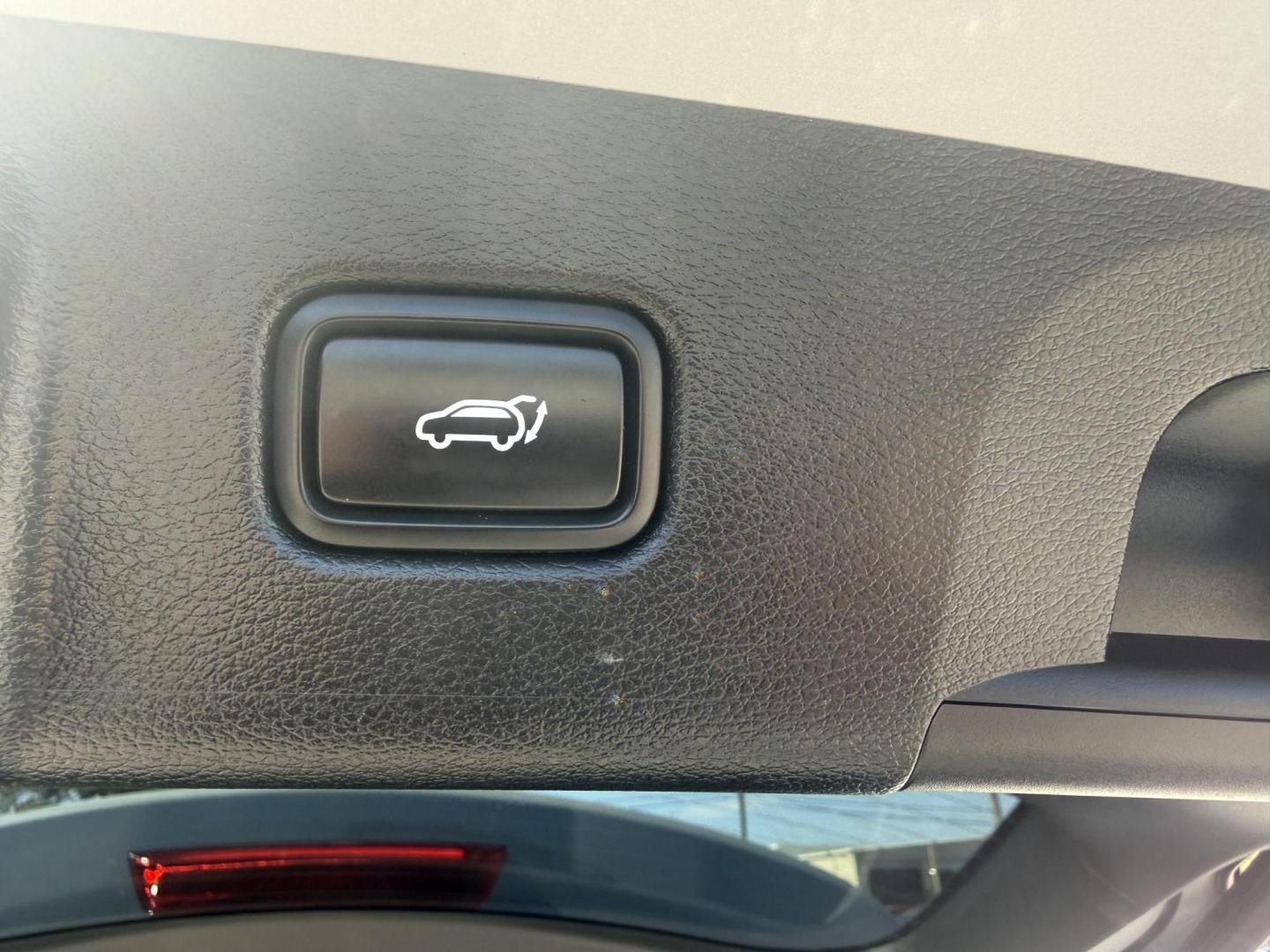 2021 No data /No data Kia Telluride 73915 (5XYP5DHC6MG) with an 3.8L V6 DOHC 24V engine, 8-Speed Automatic transmission, located at 2401 E Main St., Grand Prairie, TX, 75050, (972) 262-4440, 32.748981, -96.969643 - Photo#33