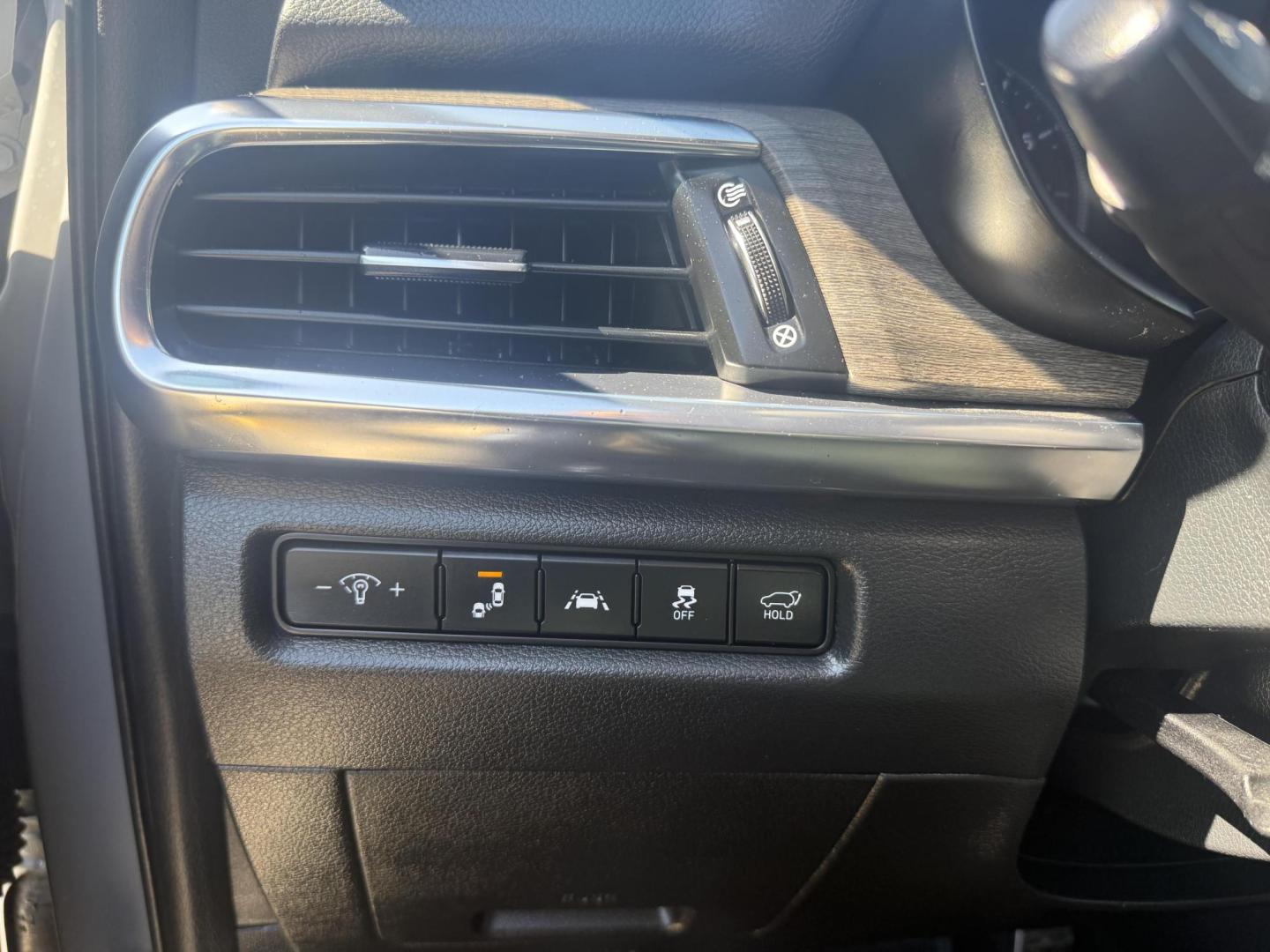 2021 No data /No data Kia Telluride 73915 (5XYP5DHC6MG) with an 3.8L V6 DOHC 24V engine, 8-Speed Automatic transmission, located at 2401 E Main St., Grand Prairie, TX, 75050, (972) 262-4440, 32.748981, -96.969643 - Photo#40