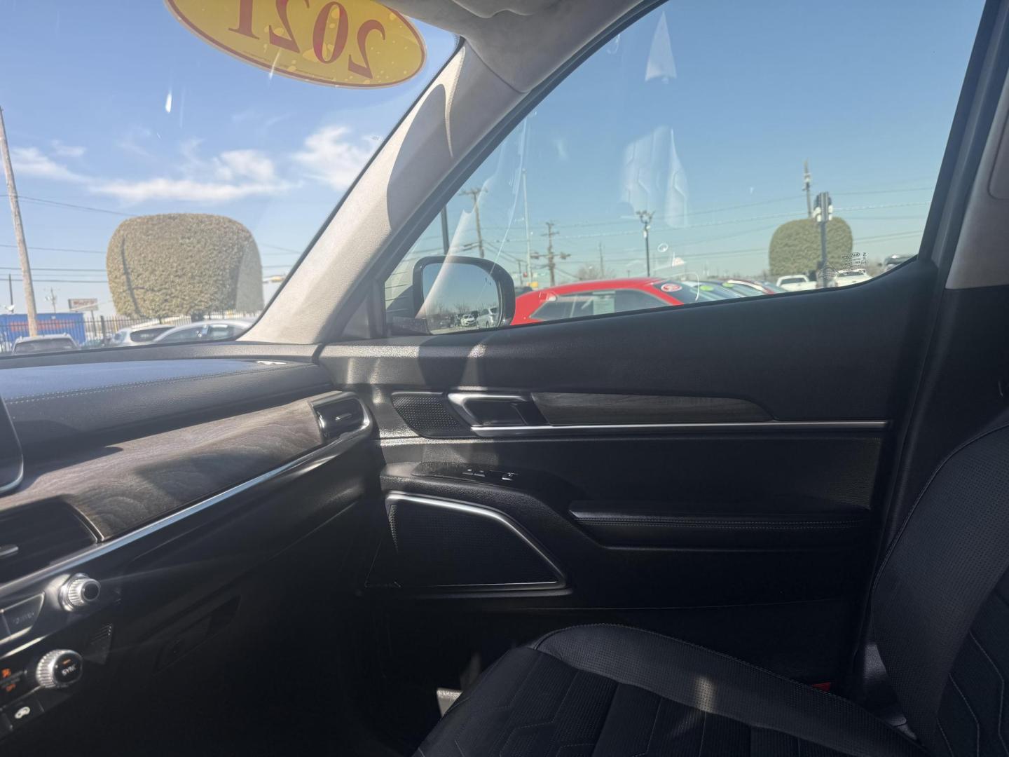 2021 No data /No data Kia Telluride 73915 (5XYP5DHC6MG) with an 3.8L V6 DOHC 24V engine, 8-Speed Automatic transmission, located at 2401 E Main St., Grand Prairie, TX, 75050, (972) 262-4440, 32.748981, -96.969643 - Photo#43