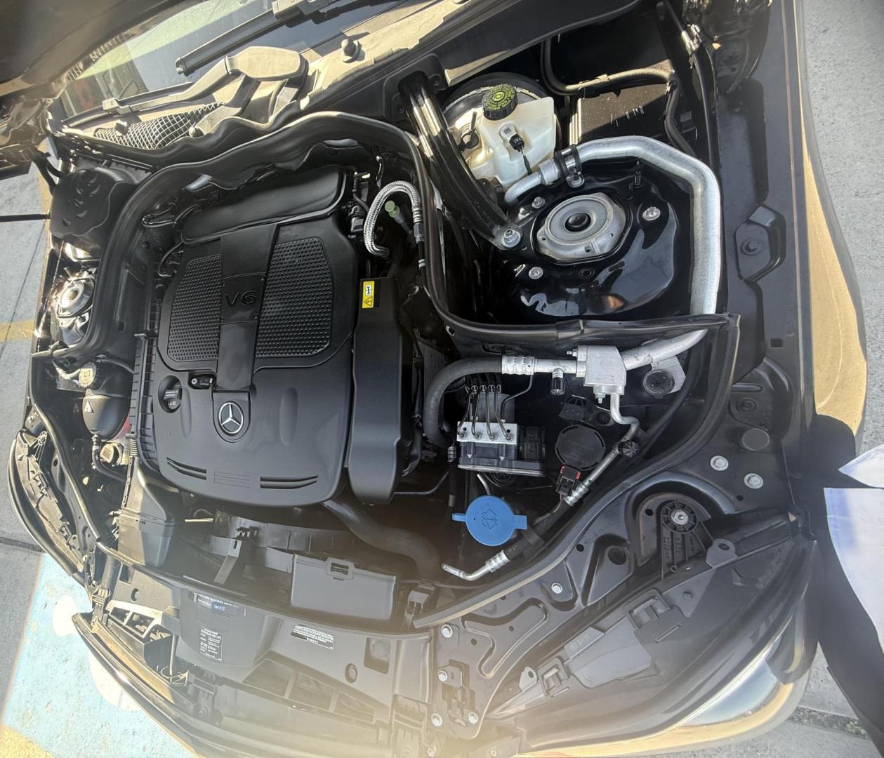 2015 Black /Black , leatherette Black Nappa, premium leather B Mercedes-Benz E-Class 50930 (WDDHF8JB4FB) with an 3.5L V6 DOHC 24V engine, 7-Speed Automatic transmission, located at 2401 E Main St., Grand Prairie, TX, 75050, (972) 262-4440, 32.748981, -96.969643 - Photo#5