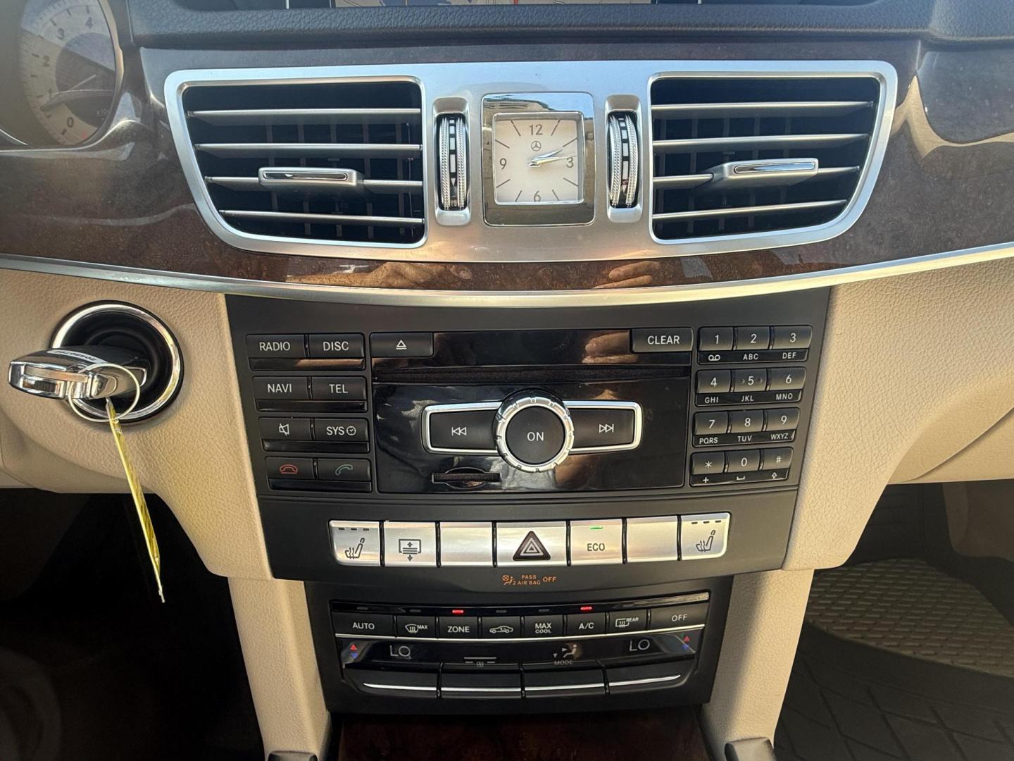 2015 Black /Black , leatherette Black Nappa, premium leather B Mercedes-Benz E-Class 50930 (WDDHF8JB4FB) with an 3.5L V6 DOHC 24V engine, 7-Speed Automatic transmission, located at 2401 E Main St., Grand Prairie, TX, 75050, (972) 262-4440, 32.748981, -96.969643 - Photo#21