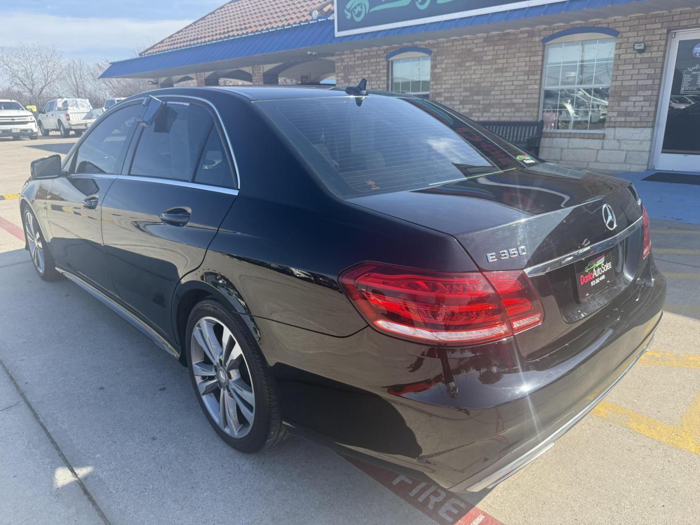 2015 Black /Black , leatherette Black Nappa, premium leather B Mercedes-Benz E-Class 50930 (WDDHF8JB4FB) with an 3.5L V6 DOHC 24V engine, 7-Speed Automatic transmission, located at 2401 E Main St., Grand Prairie, TX, 75050, (972) 262-4440, 32.748981, -96.969643 - Photo#28