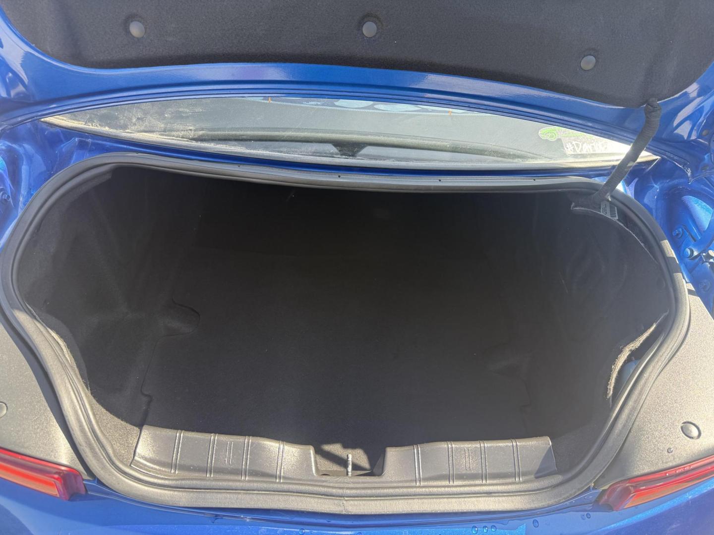 2016 Hyper Blue Metallic /Jet Black, cloth Medium Ash Gray, cloth Chevrolet Camaro 53901 (1G1FB1RX8G0) with an 2.0L L4 DOHC 16V TURBO engine, 6-Speed Automatic transmission, located at 2401 E Main St., Grand Prairie, TX, 75050, (972) 262-4440, 32.748981, -96.969643 - Photo#20