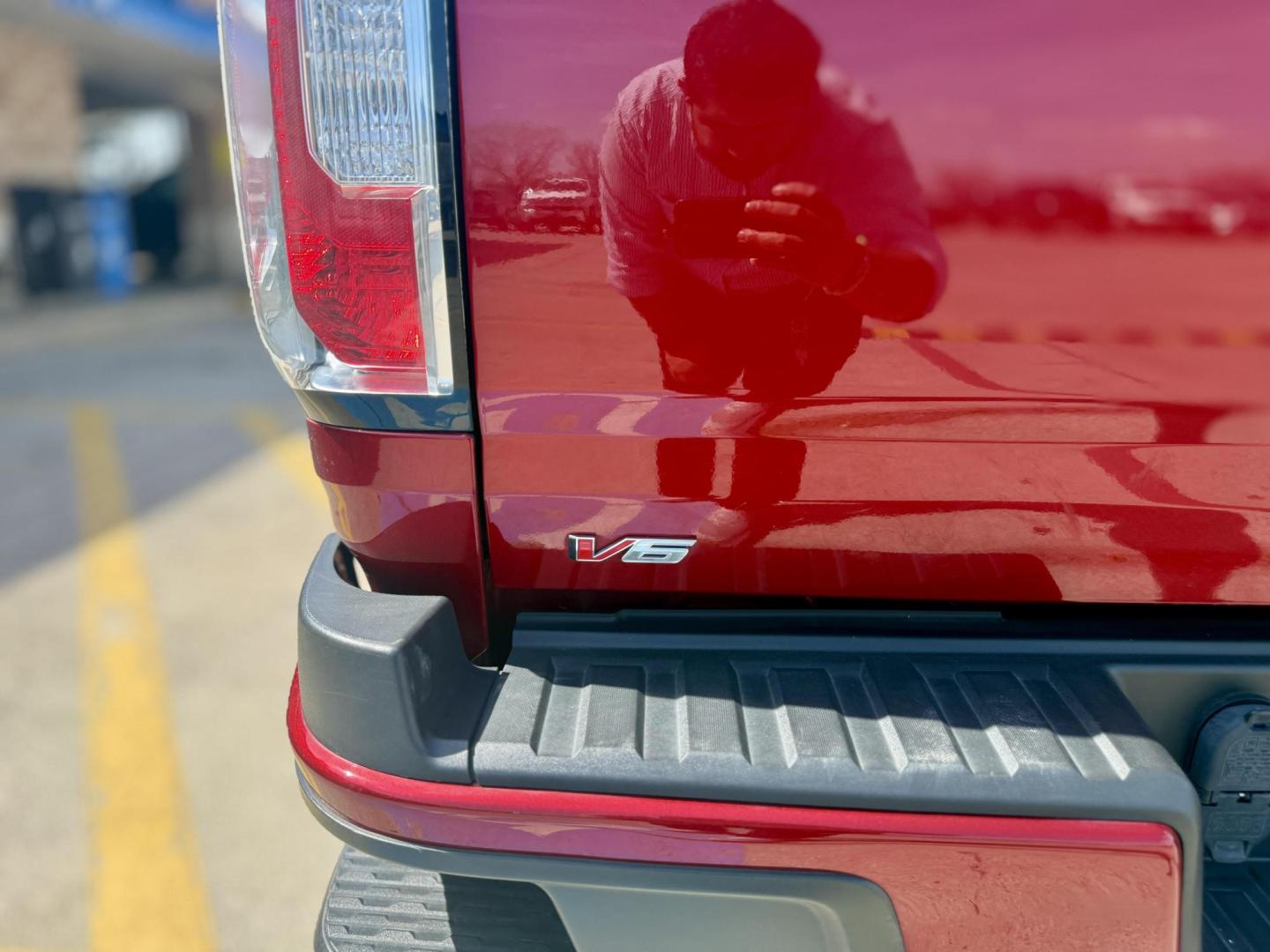 2021 Red Gmc Canyon (1GTG5CEN8M1) , located at 2401 E Main St., Grand Prairie, TX, 75050, (972) 262-4440, 32.748981, -96.969643 - Photo#7