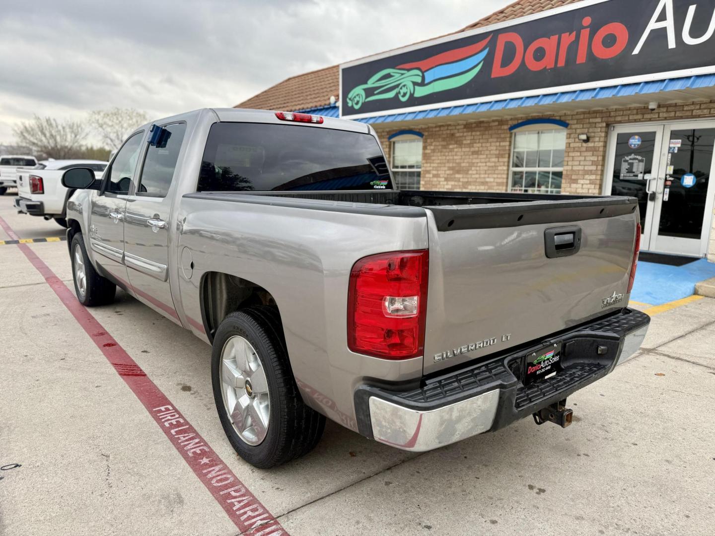 2009 Graystone Metallic /Ebony Cloth Interior Ebony Leather Interior Light Chevrolet Silverado 1500 37026 (3GCEC23J49G) with an 5.3L V8 OHV 16V engine, 6-Speed Automatic transmission, located at 2401 E Main St., Grand Prairie, TX, 75050, (972) 262-4440, 32.748981, -96.969643 - Photo#2
