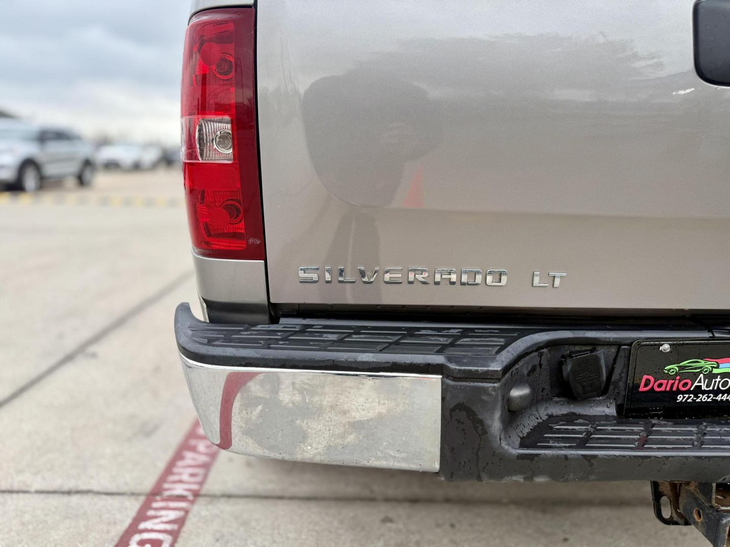 2009 Graystone Metallic /Ebony Cloth Interior Ebony Leather Interior Light Chevrolet Silverado 1500 37026 (3GCEC23J49G) with an 5.3L V8 OHV 16V engine, 6-Speed Automatic transmission, located at 2401 E Main St., Grand Prairie, TX, 75050, (972) 262-4440, 32.748981, -96.969643 - Photo#4