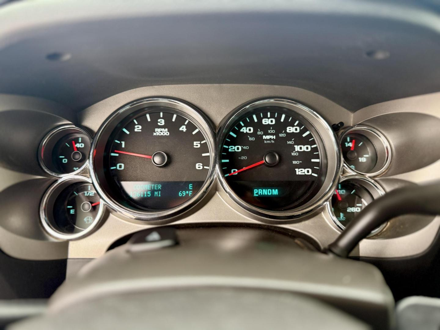 2009 Graystone Metallic /Ebony Cloth Interior Ebony Leather Interior Light Chevrolet Silverado 1500 37026 (3GCEC23J49G) with an 5.3L V8 OHV 16V engine, 6-Speed Automatic transmission, located at 2401 E Main St., Grand Prairie, TX, 75050, (972) 262-4440, 32.748981, -96.969643 - Photo#13