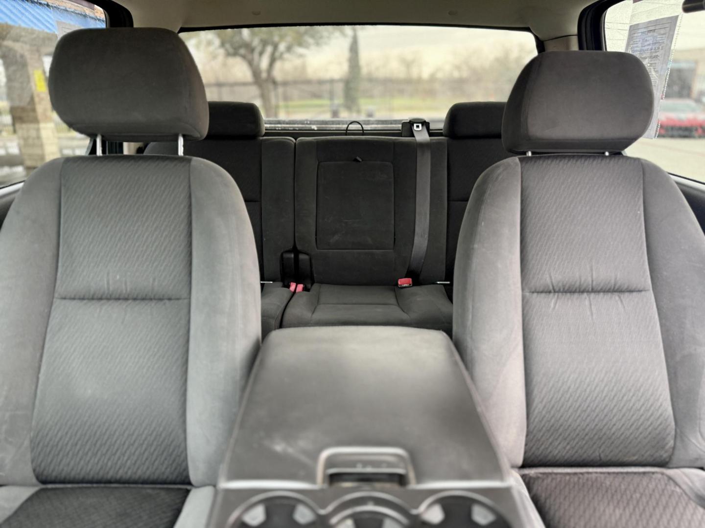 2009 Graystone Metallic /Ebony Cloth Interior Ebony Leather Interior Light Chevrolet Silverado 1500 37026 (3GCEC23J49G) with an 5.3L V8 OHV 16V engine, 6-Speed Automatic transmission, located at 2401 E Main St., Grand Prairie, TX, 75050, (972) 262-4440, 32.748981, -96.969643 - Photo#18