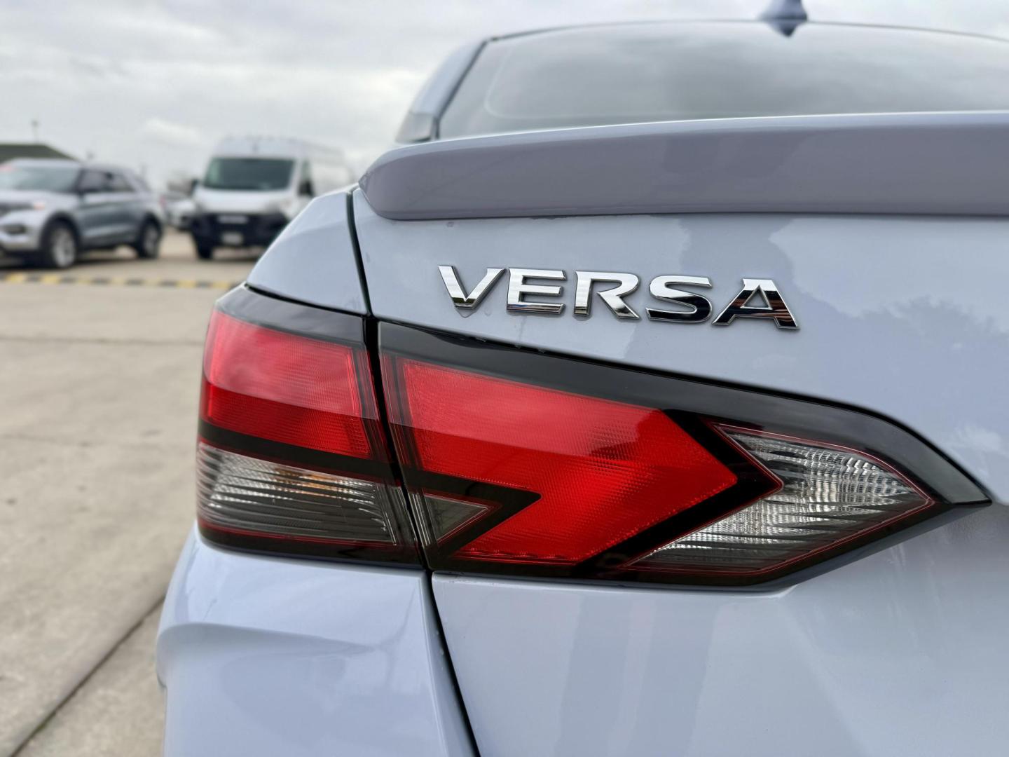 2024 Gray Sky Pearl /Graphite Nissan Versa 83990 (3N1CN8FV4RL) with an 1.6L L4 DOHC 16V engine, Continuously Variable Transmission transmission, located at 2401 E Main St., Grand Prairie, TX, 75050, (972) 262-4440, 32.748981, -96.969643 - Photo#3