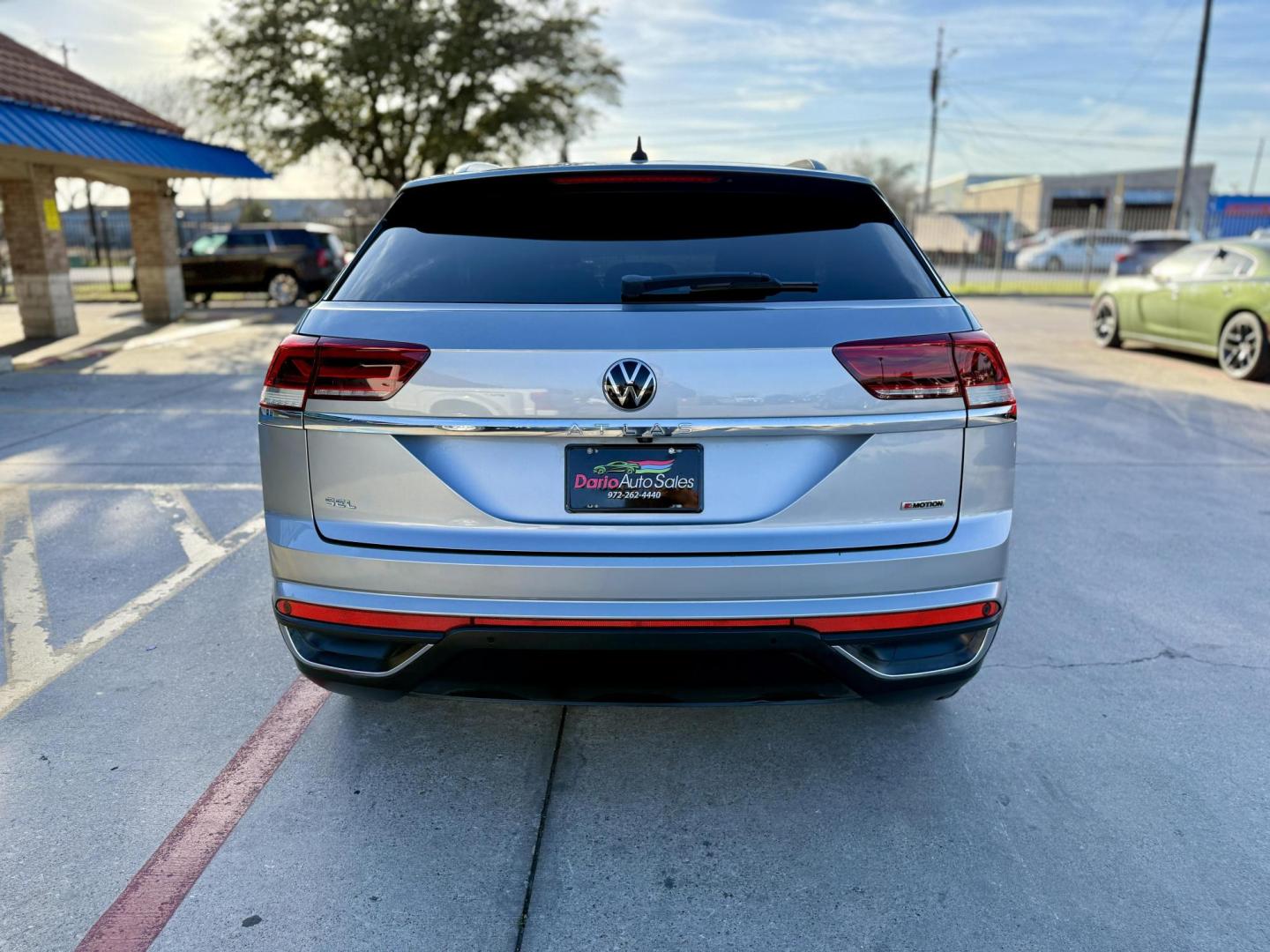 2020 Platinum Gray Metallic /Shetland Beige, leatherette Titan Black, leatheret Volkswagen Atlas 73257 (1V2MC2CA1LC) with an 2.0L L4 DOHC 16V engine, 8-Speed Automatic transmission, located at 2401 E Main St., Grand Prairie, TX, 75050, (972) 262-4440, 32.748981, -96.969643 - Photo#9