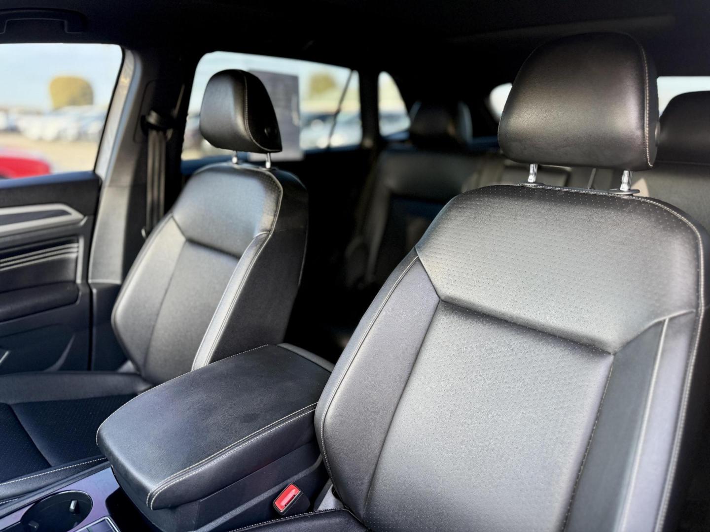 2020 Platinum Gray Metallic /Shetland Beige, leatherette Titan Black, leatheret Volkswagen Atlas 73257 (1V2MC2CA1LC) with an 2.0L L4 DOHC 16V engine, 8-Speed Automatic transmission, located at 2401 E Main St., Grand Prairie, TX, 75050, (972) 262-4440, 32.748981, -96.969643 - Photo#21