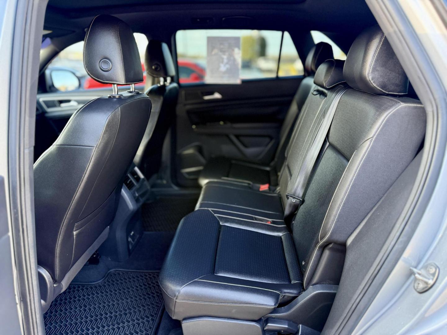 2020 Platinum Gray Metallic /Shetland Beige, leatherette Titan Black, leatheret Volkswagen Atlas 73257 (1V2MC2CA1LC) with an 2.0L L4 DOHC 16V engine, 8-Speed Automatic transmission, located at 2401 E Main St., Grand Prairie, TX, 75050, (972) 262-4440, 32.748981, -96.969643 - Photo#22