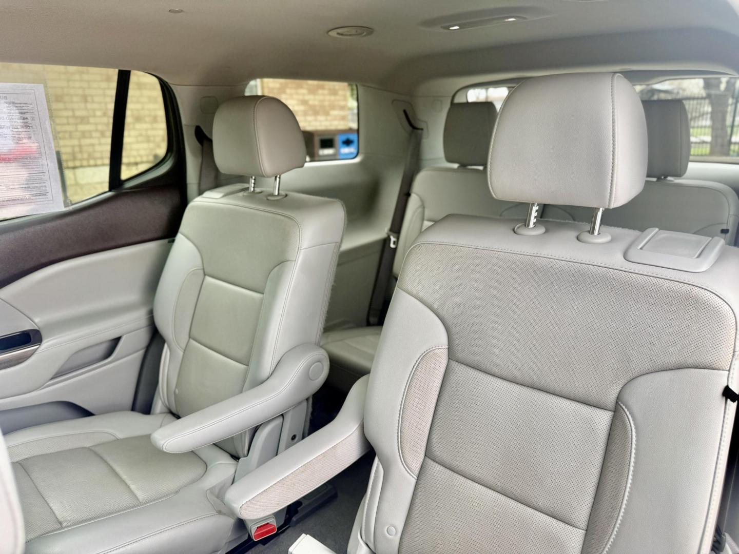 2020 Quicksilver Metallic /Cocoa/Light Ash Gray, leather Jet Black, leather GMC Acadia 70277 (1GKKNMLS9LZ) with an 3.6L V6 DOHC 24V engine, 9-Speed Automatic transmission, located at 2401 E Main St., Grand Prairie, TX, 75050, (972) 262-4440, 32.748981, -96.969643 - Photo#21