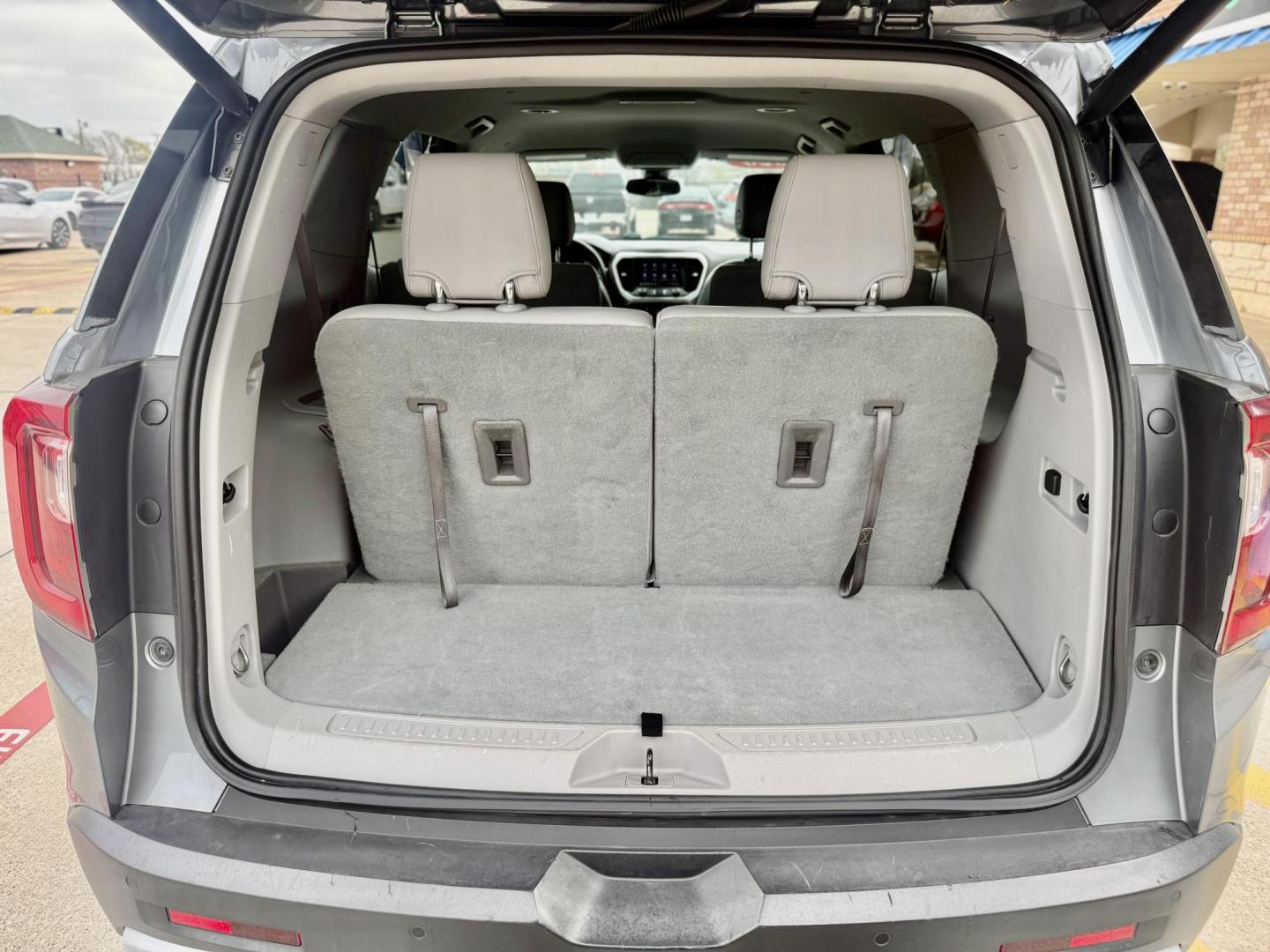 2020 Quicksilver Metallic /Cocoa/Light Ash Gray, leather Jet Black, leather GMC Acadia 70277 (1GKKNMLS9LZ) with an 3.6L V6 DOHC 24V engine, 9-Speed Automatic transmission, located at 2401 E Main St., Grand Prairie, TX, 75050, (972) 262-4440, 32.748981, -96.969643 - Photo#22