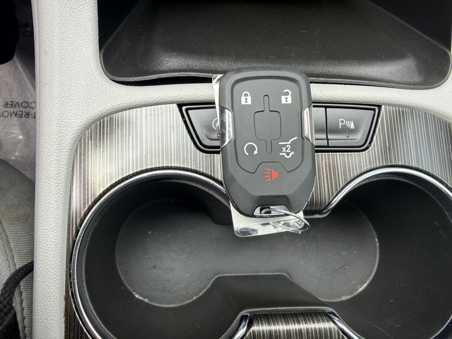 2020 Quicksilver Metallic /Cocoa/Light Ash Gray, leather Jet Black, leather GMC Acadia 70277 (1GKKNMLS9LZ) with an 3.6L V6 DOHC 24V engine, 9-Speed Automatic transmission, located at 2401 E Main St., Grand Prairie, TX, 75050, (972) 262-4440, 32.748981, -96.969643 - Photo#27