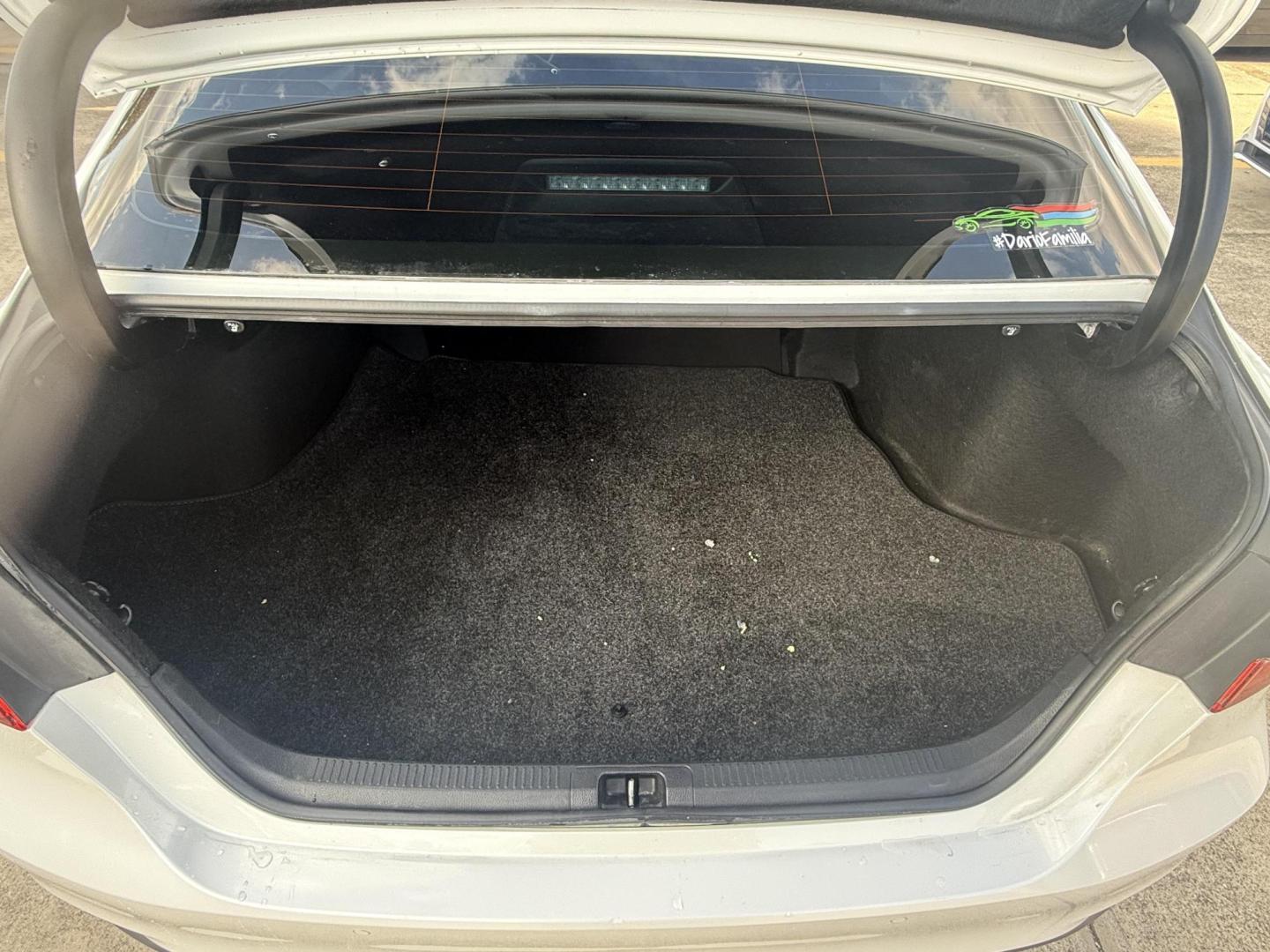 2018 Super White /Ash, leather Black, leather Macadamia, leather Toyota Camry 59160 (4T1B11HK8JU) with an 2.5L L4 DOHC 16V engine, 8-Speed Automatic transmission, located at 2401 E Main St., Grand Prairie, TX, 75050, (972) 262-4440, 32.748981, -96.969643 - Photo#4