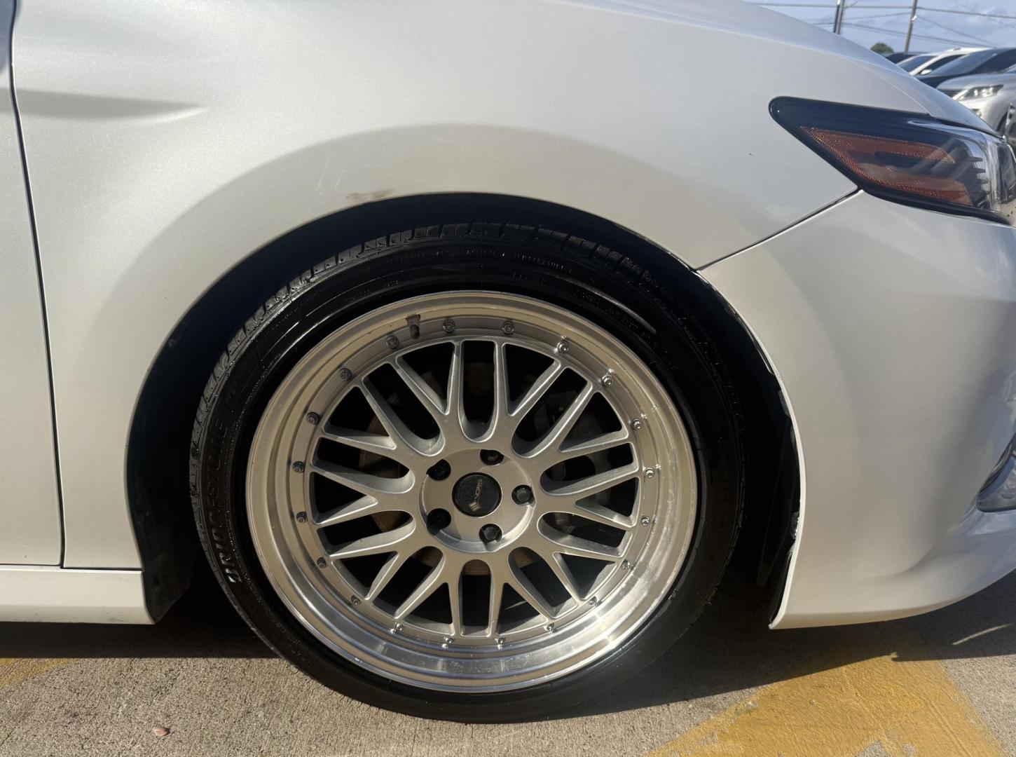 2018 Super White /Ash, leather Black, leather Macadamia, leather Toyota Camry 59160 (4T1B11HK8JU) with an 2.5L L4 DOHC 16V engine, 8-Speed Automatic transmission, located at 2401 E Main St., Grand Prairie, TX, 75050, (972) 262-4440, 32.748981, -96.969643 - Photo#19