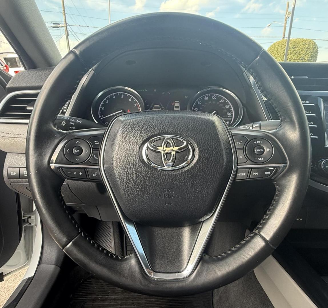 2018 Super White /Ash, leather Black, leather Macadamia, leather Toyota Camry 59160 (4T1B11HK8JU) with an 2.5L L4 DOHC 16V engine, 8-Speed Automatic transmission, located at 2401 E Main St., Grand Prairie, TX, 75050, (972) 262-4440, 32.748981, -96.969643 - Photo#29