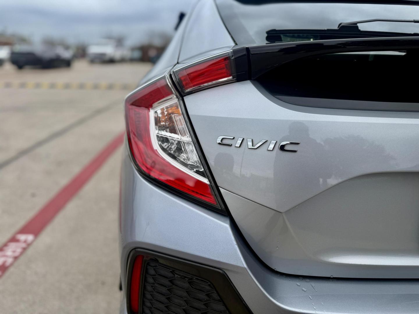 2019 Crystal Black Pearl /Black, leather Black/Ivory, leather Honda Civic 67001 (SHHFK7H90KU) with an 1.5L L4 DOHC 16V engine, Continuously Variable Transmission transmission, located at 2401 E Main St., Grand Prairie, TX, 75050, (972) 262-4440, 32.748981, -96.969643 - Photo#5