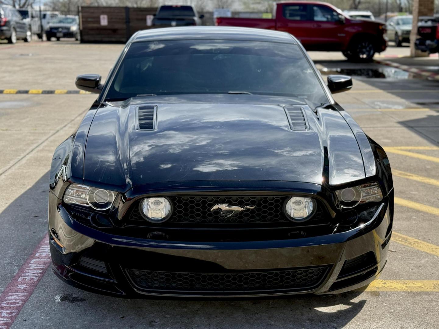 2014 /Charcoal Black Charcoal Black Medium Stone Ford Mustang 47327 (1ZVBP8CF3E5) with an 5.0L V8 DOHC 32V engine, 6-Speed Automatic6-Speed Manual transmission, located at 2401 E Main St., Grand Prairie, TX, 75050, (972) 262-4440, 32.748981, -96.969643 - Photo#2