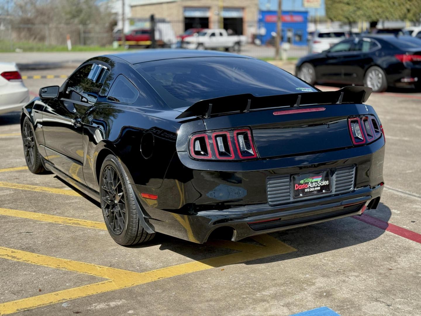 2014 /Charcoal Black Charcoal Black Medium Stone Ford Mustang 47327 (1ZVBP8CF3E5) with an 5.0L V8 DOHC 32V engine, 6-Speed Automatic6-Speed Manual transmission, located at 2401 E Main St., Grand Prairie, TX, 75050, (972) 262-4440, 32.748981, -96.969643 - Photo#6