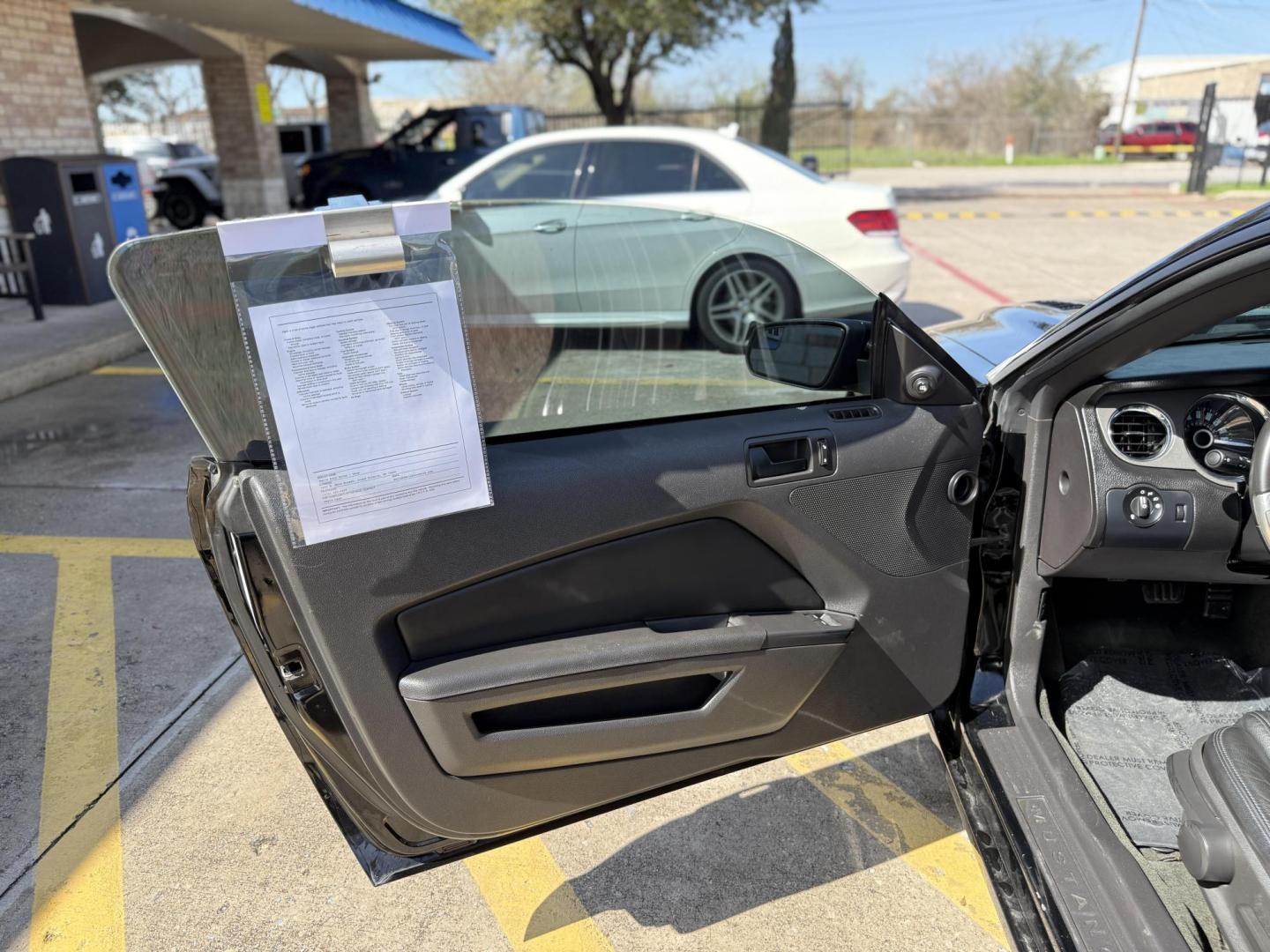2014 /Charcoal Black Charcoal Black Medium Stone Ford Mustang 47327 (1ZVBP8CF3E5) with an 5.0L V8 DOHC 32V engine, 6-Speed Automatic6-Speed Manual transmission, located at 2401 E Main St., Grand Prairie, TX, 75050, (972) 262-4440, 32.748981, -96.969643 - Photo#10