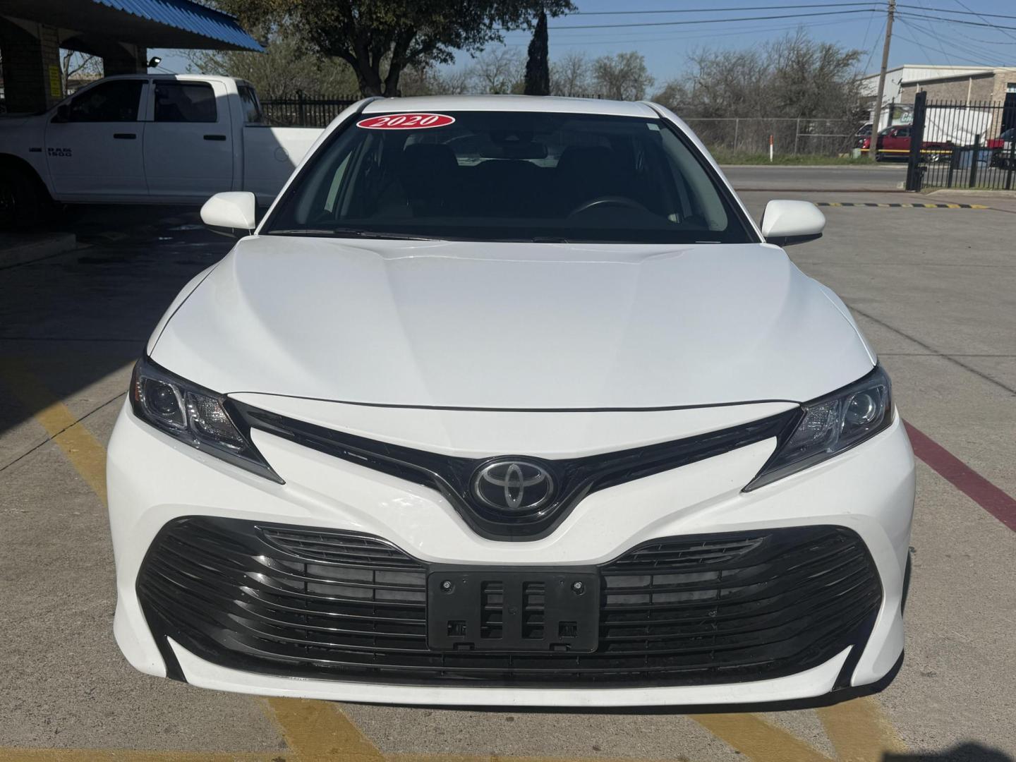 2020 Super White /Ash, cloth Black, cloth Macadamia, cloth Toyota Camry 72328 (4T1C11AK9LU) with an 2.5L L4 DOHC 16V engine, 8-Speed Automatic transmission, located at 2401 E Main St., Grand Prairie, TX, 75050, (972) 262-4440, 32.748981, -96.969643 - Photo#2