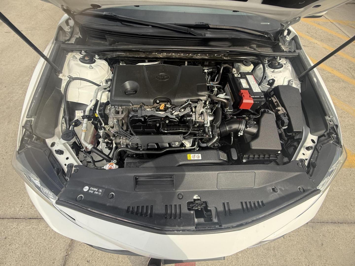 2020 Super White /Ash, cloth Black, cloth Macadamia, cloth Toyota Camry 72328 (4T1C11AK9LU) with an 2.5L L4 DOHC 16V engine, 8-Speed Automatic transmission, located at 2401 E Main St., Grand Prairie, TX, 75050, (972) 262-4440, 32.748981, -96.969643 - Photo#3