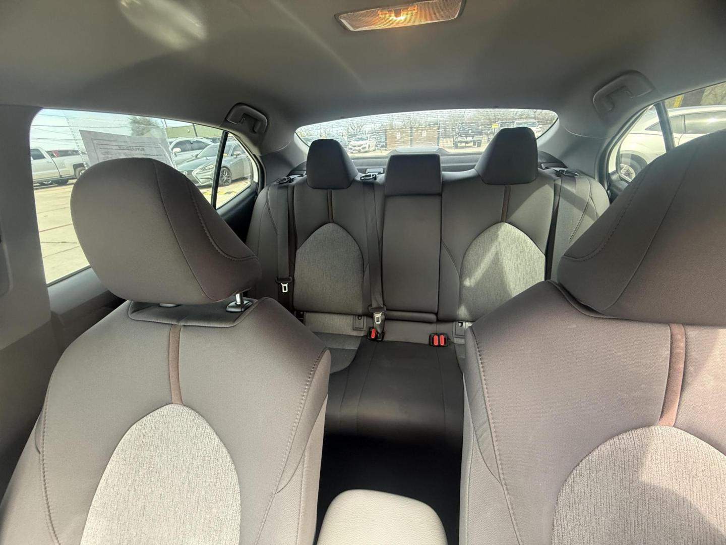 2020 Super White /Ash, cloth Black, cloth Macadamia, cloth Toyota Camry 72328 (4T1C11AK9LU) with an 2.5L L4 DOHC 16V engine, 8-Speed Automatic transmission, located at 2401 E Main St., Grand Prairie, TX, 75050, (972) 262-4440, 32.748981, -96.969643 - Photo#23