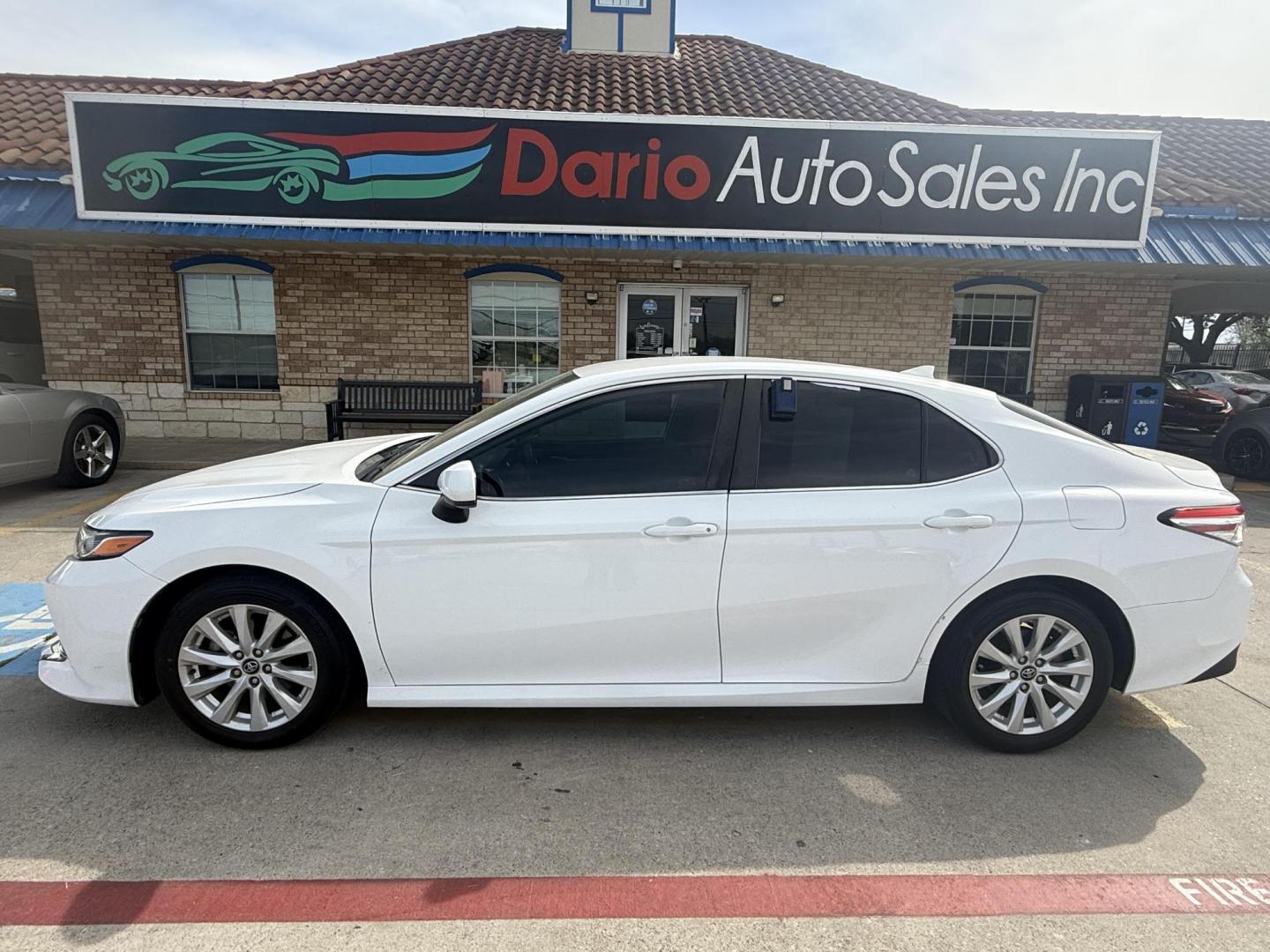 2020 Super White /Ash, cloth Black, cloth Macadamia, cloth Toyota Camry 72328 (4T1C11AK9LU) with an 2.5L L4 DOHC 16V engine, 8-Speed Automatic transmission, located at 2401 E Main St., Grand Prairie, TX, 75050, (972) 262-4440, 32.748981, -96.969643 - Photo#29