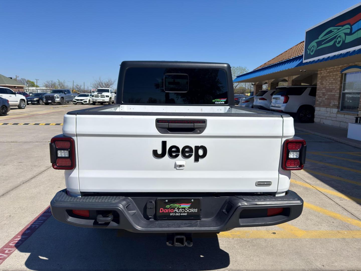 2020 No data /No data Jeep Gladiator 69895 (1C6HJTFG0LL) with an 3.6L V6 DOHC 24V engine, 6-Speed Manual transmission, located at 2401 E Main St., Grand Prairie, TX, 75050, (972) 262-4440, 32.748981, -96.969643 - Photo#3