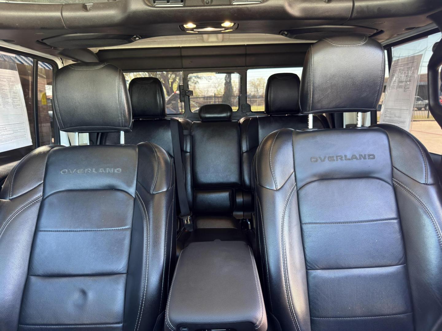 2020 No data /No data Jeep Gladiator 69895 (1C6HJTFG0LL) with an 3.6L V6 DOHC 24V engine, 6-Speed Manual transmission, located at 2401 E Main St., Grand Prairie, TX, 75050, (972) 262-4440, 32.748981, -96.969643 - Photo#9