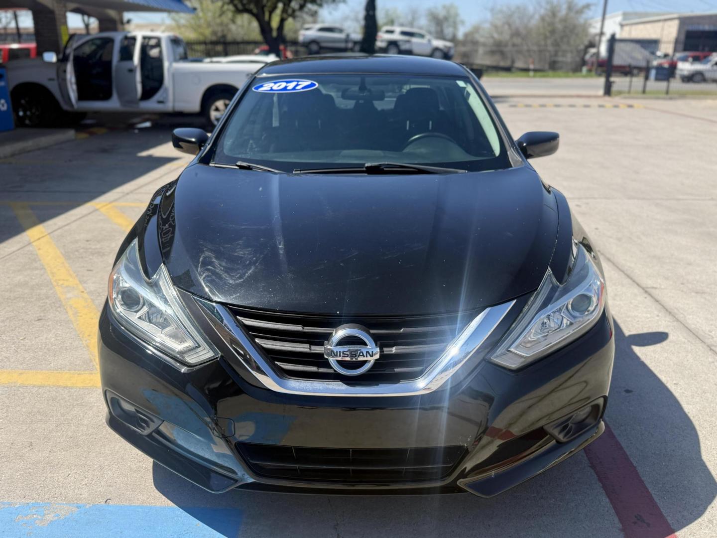 2017 Super Black /Beige, cloth Charcoal, cloth Nissan Altima 56189 (1N4AL3AP7HC) with an 2.5L L4 DOHC 16V engine, Continuously Variable Transmission transmission, located at 2401 E Main St., Grand Prairie, TX, 75050, (972) 262-4440, 32.748981, -96.969643 - Photo#7