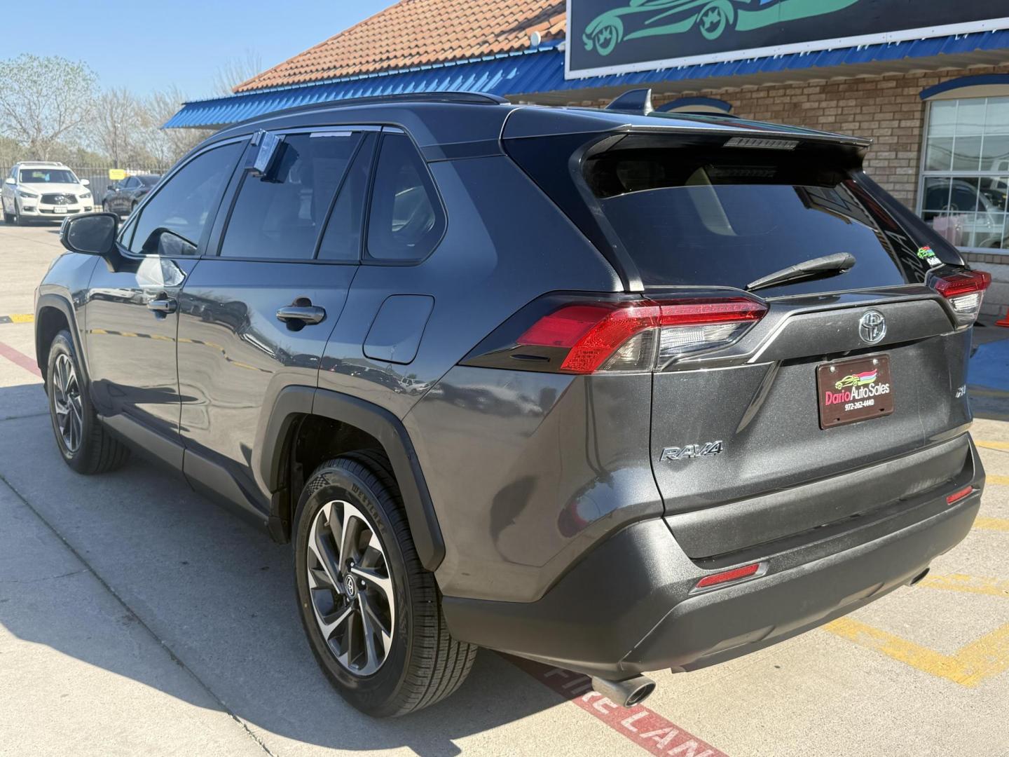 2020 Magnetic Gray Metallic /Black, cloth Light Gray, cloth Nutmeg, cloth Toyota RAV4 72579 (2T3W1RFV6LC) with an 2.5L L4 DOHC 16V engine, 8-Speed Automatic transmission, located at 2401 E Main St., Grand Prairie, TX, 75050, (972) 262-4440, 32.748981, -96.969643 - Photo#2