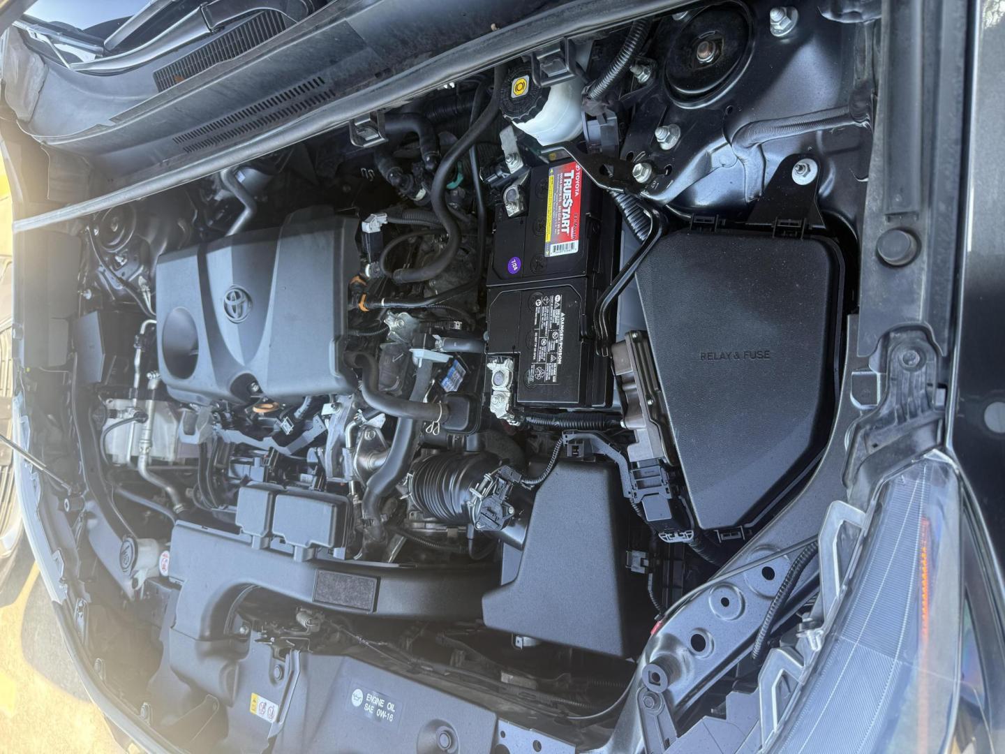 2020 Magnetic Gray Metallic /Black, cloth Light Gray, cloth Nutmeg, cloth Toyota RAV4 72579 (2T3W1RFV6LC) with an 2.5L L4 DOHC 16V engine, 8-Speed Automatic transmission, located at 2401 E Main St., Grand Prairie, TX, 75050, (972) 262-4440, 32.748981, -96.969643 - Photo#6