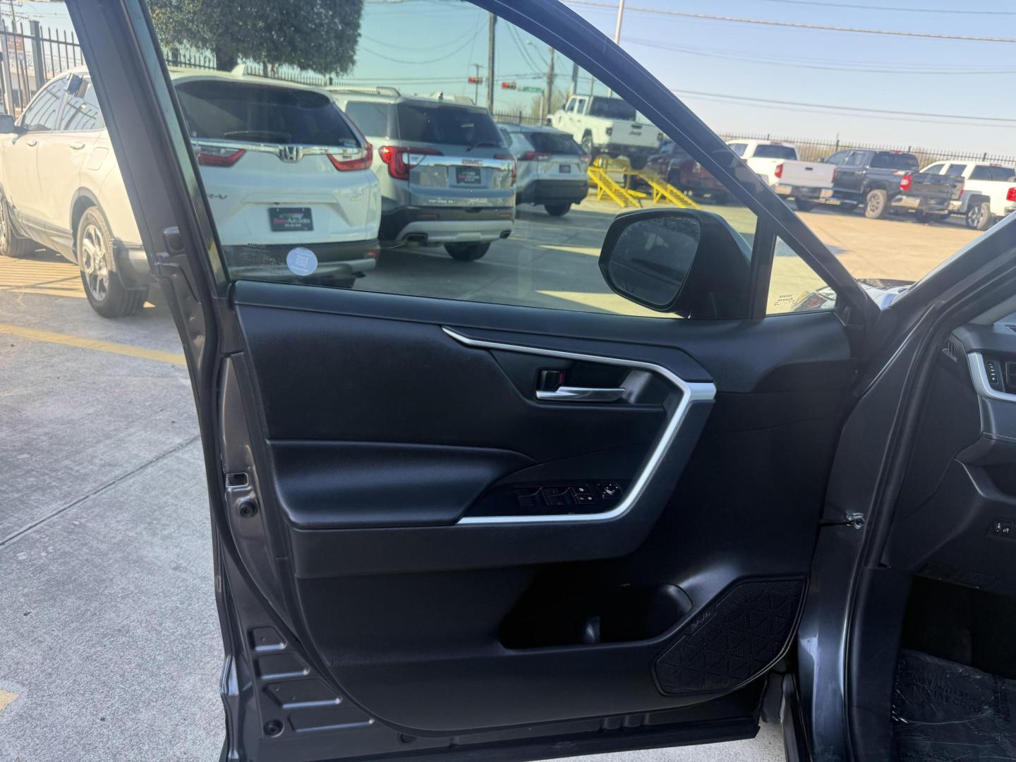 2020 Magnetic Gray Metallic /Black, cloth Light Gray, cloth Nutmeg, cloth Toyota RAV4 72579 (2T3W1RFV6LC) with an 2.5L L4 DOHC 16V engine, 8-Speed Automatic transmission, located at 2401 E Main St., Grand Prairie, TX, 75050, (972) 262-4440, 32.748981, -96.969643 - Photo#19