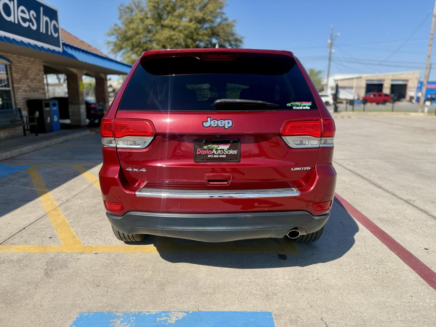 2015 Dp Cherry Red Crystal PC /Black Light Frost Beige/Black Jeep Grand Cherokee 50287 (1C4RJFBG3FC) with an 3.6L V6 DOHC 24V engine, 8-Speed Automatic transmission, located at 2401 E Main St., Grand Prairie, TX, 75050, (972) 262-4440, 32.748981, -96.969643 - Photo#6