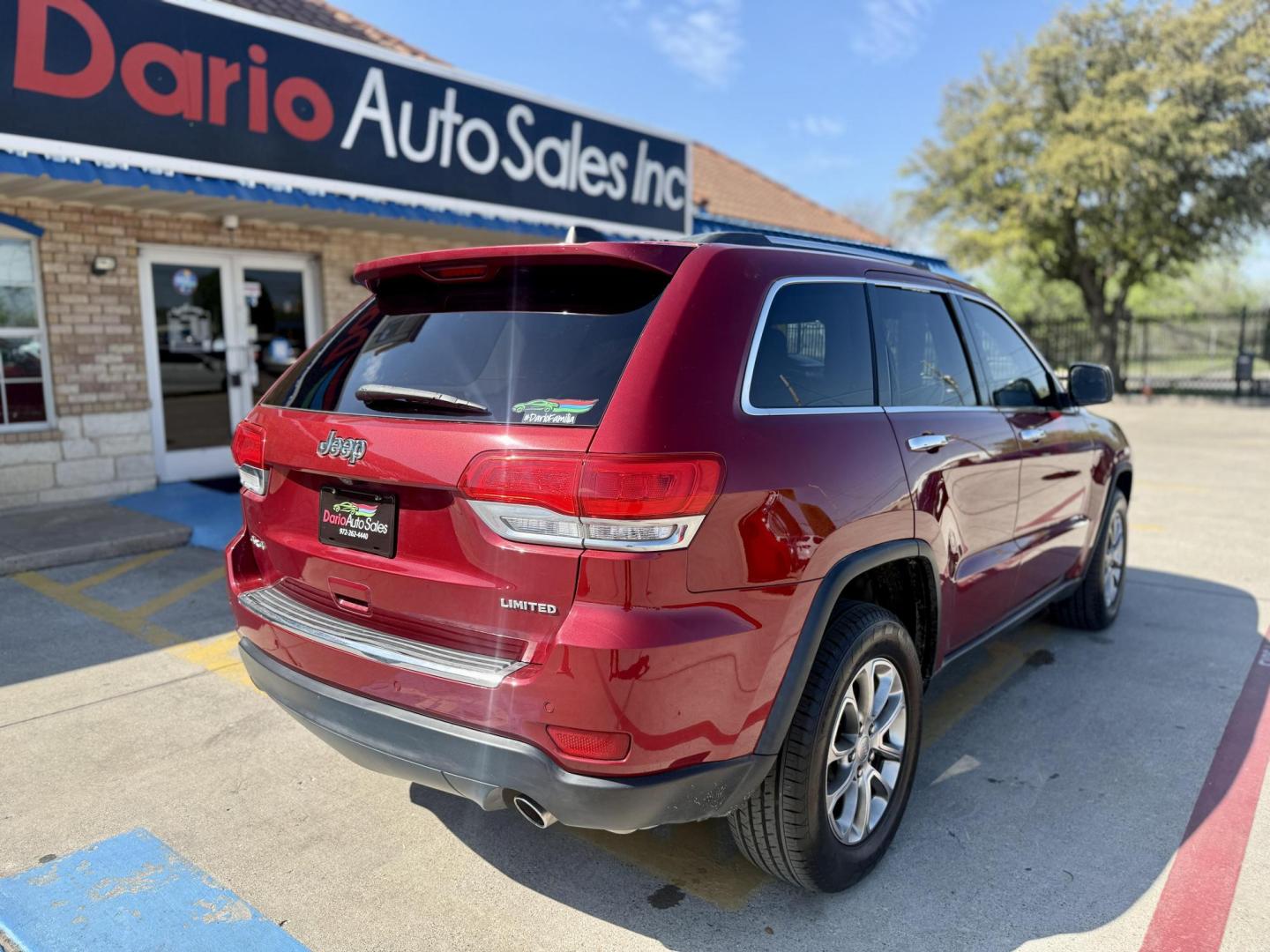 2015 Dp Cherry Red Crystal PC /Black Light Frost Beige/Black Jeep Grand Cherokee 50287 (1C4RJFBG3FC) with an 3.6L V6 DOHC 24V engine, 8-Speed Automatic transmission, located at 2401 E Main St., Grand Prairie, TX, 75050, (972) 262-4440, 32.748981, -96.969643 - Photo#7