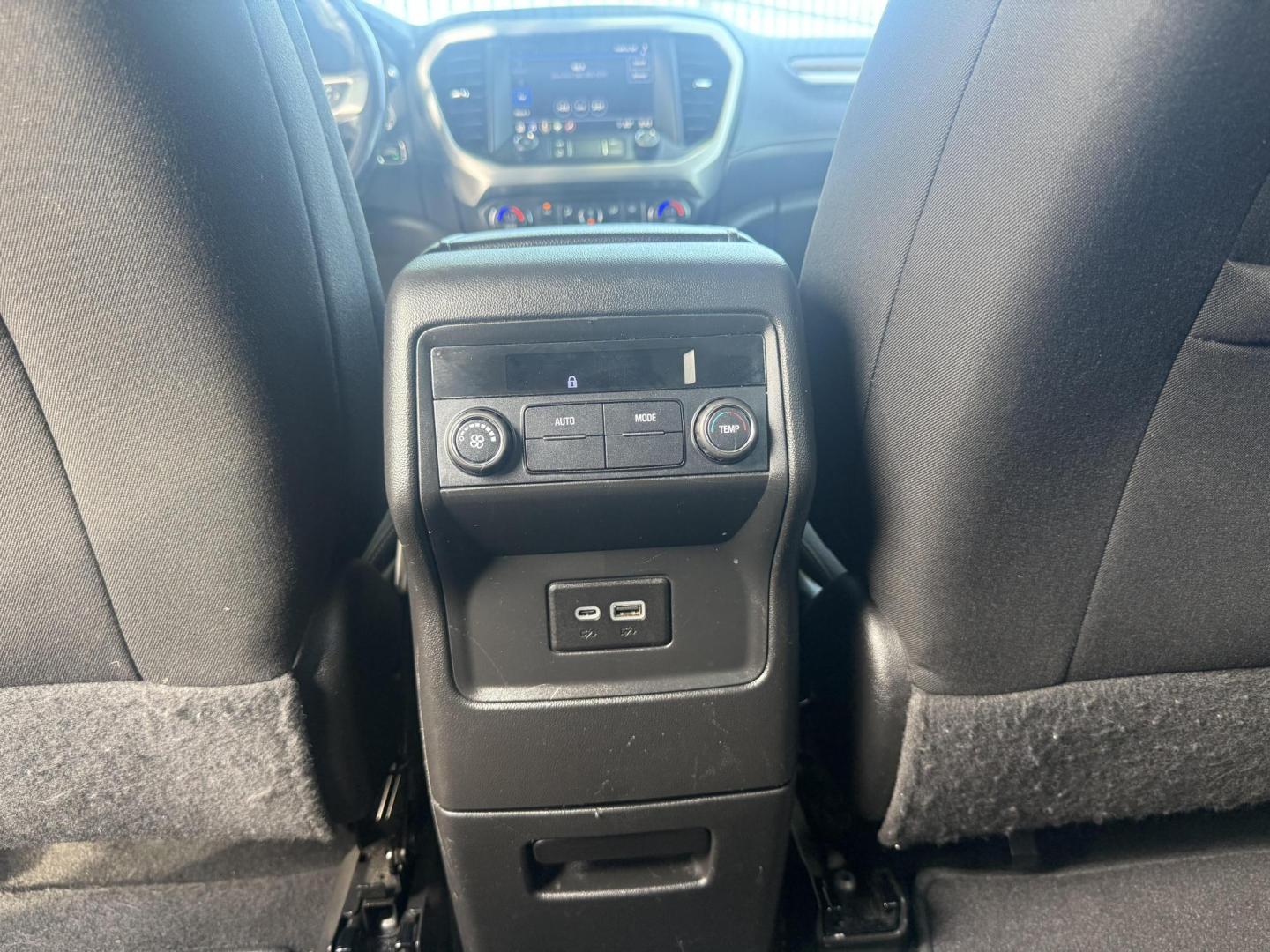 2020 Silver Gmc Acadia (1GKKNKLA4LZ) , located at 2401 E Main St., Grand Prairie, TX, 75050, (972) 262-4440, 32.748981, -96.969643 - Photo#8